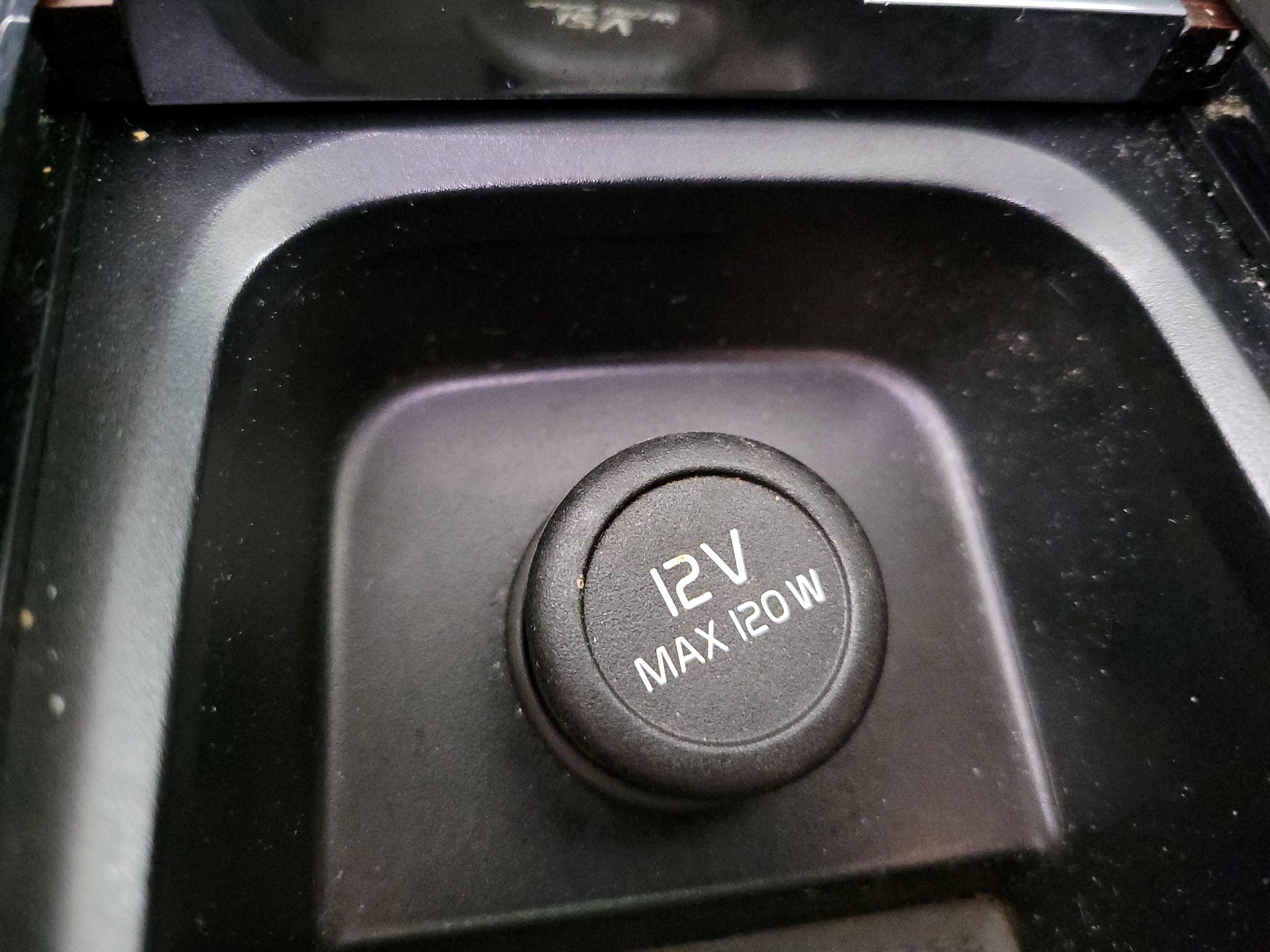 Thumbnail: 2023 Volvo XC60 - 19