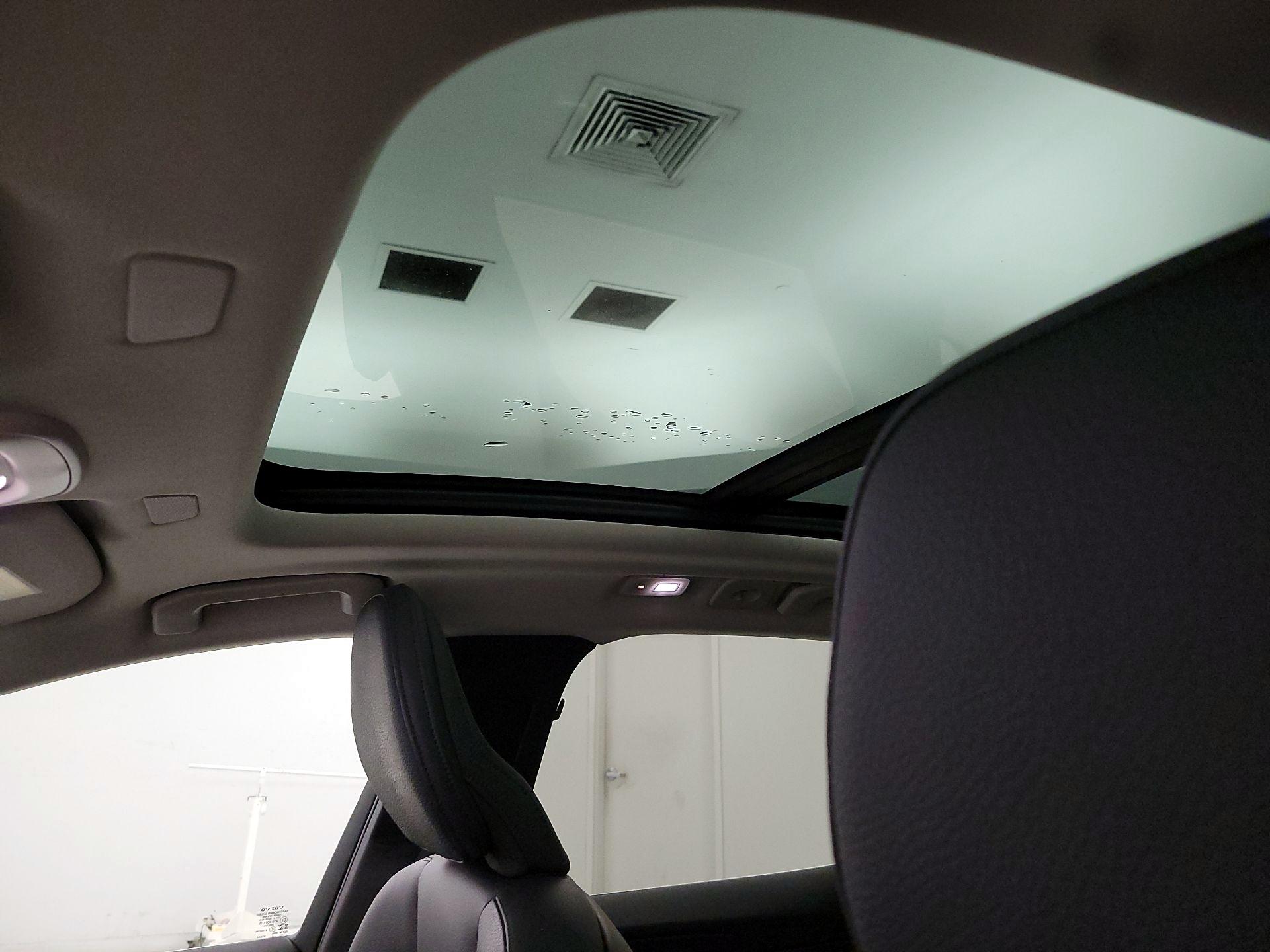 Thumbnail: 2023 Volvo XC60 - 20