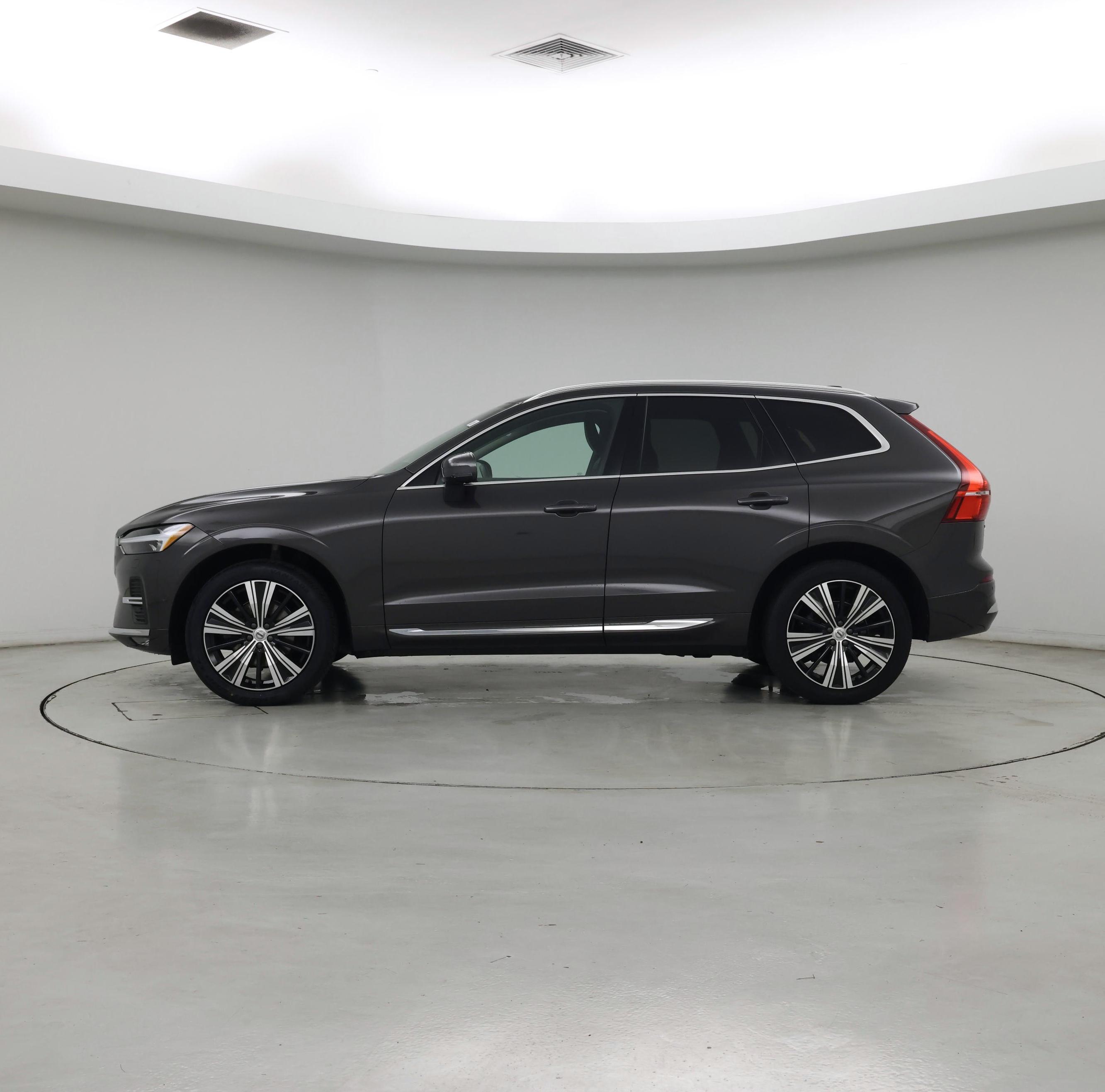 Thumbnail: 2023 Volvo XC60 - 3