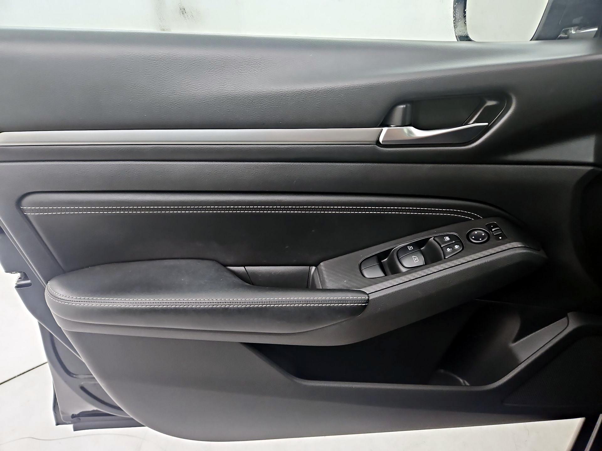 Thumbnail: 2019 Nissan Altima - 12