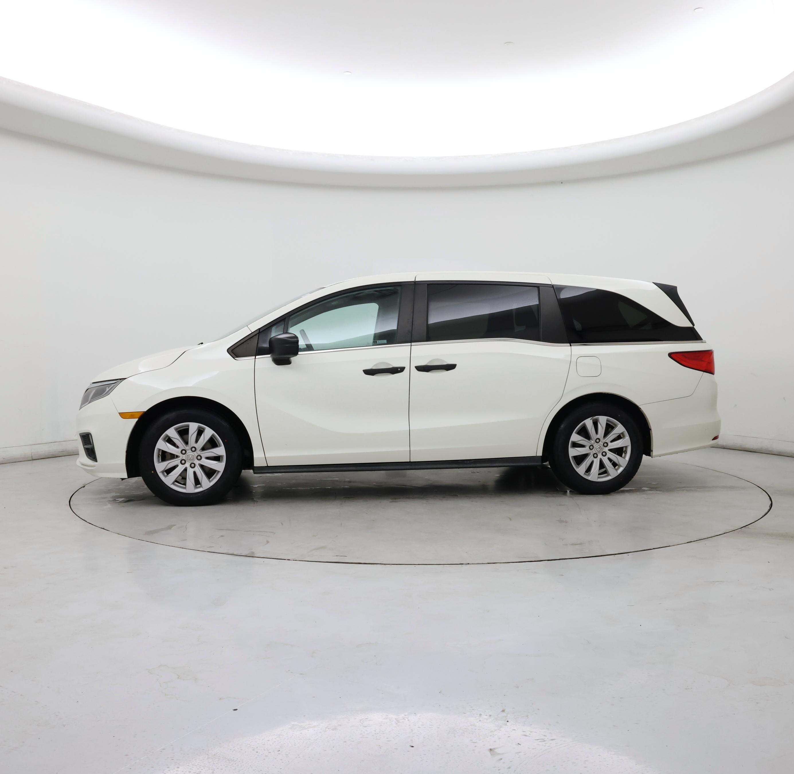 Thumbnail: 2019 Honda Odyssey - 3