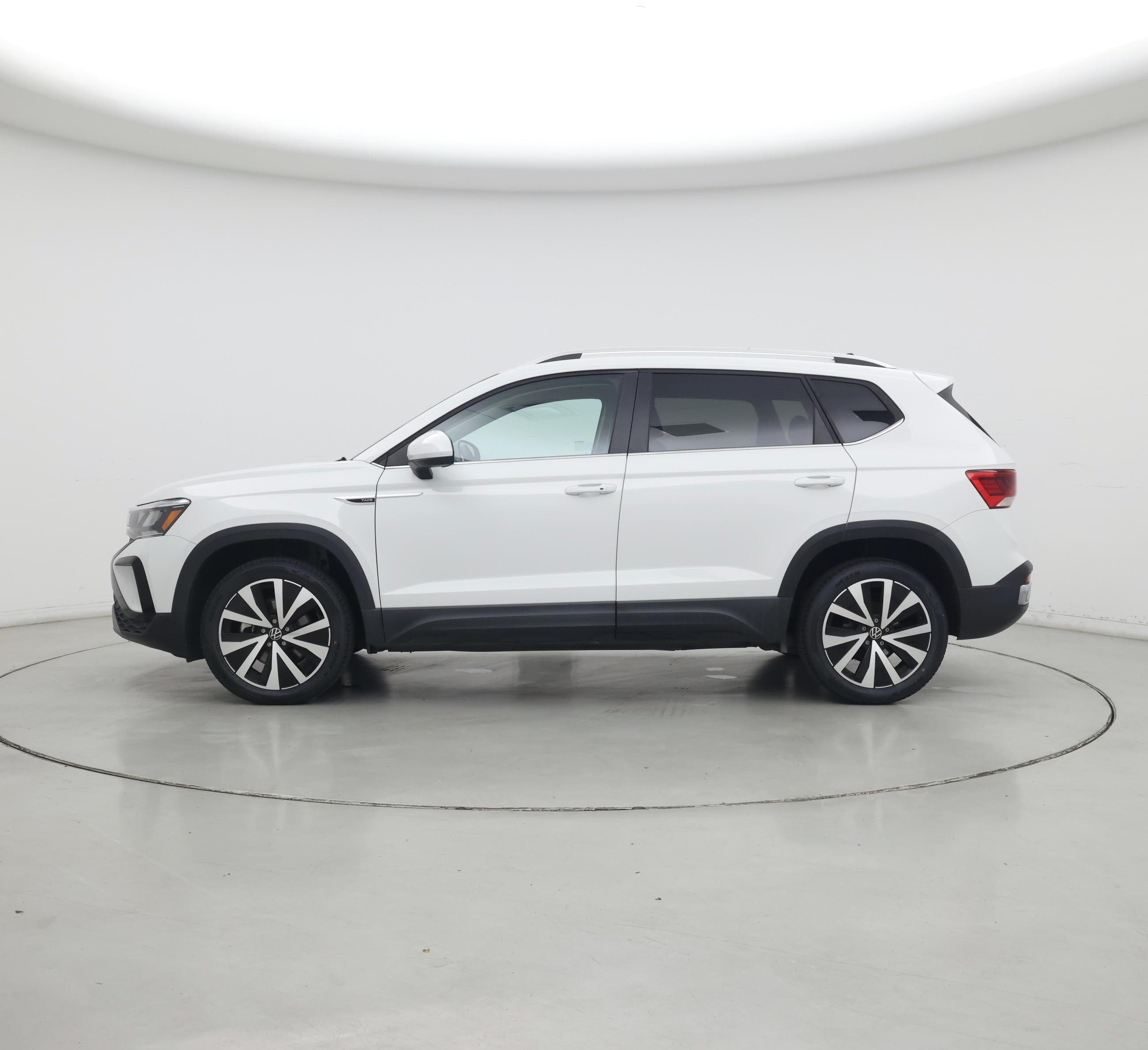 Thumbnail: 2022 Volkswagen Taos - 3