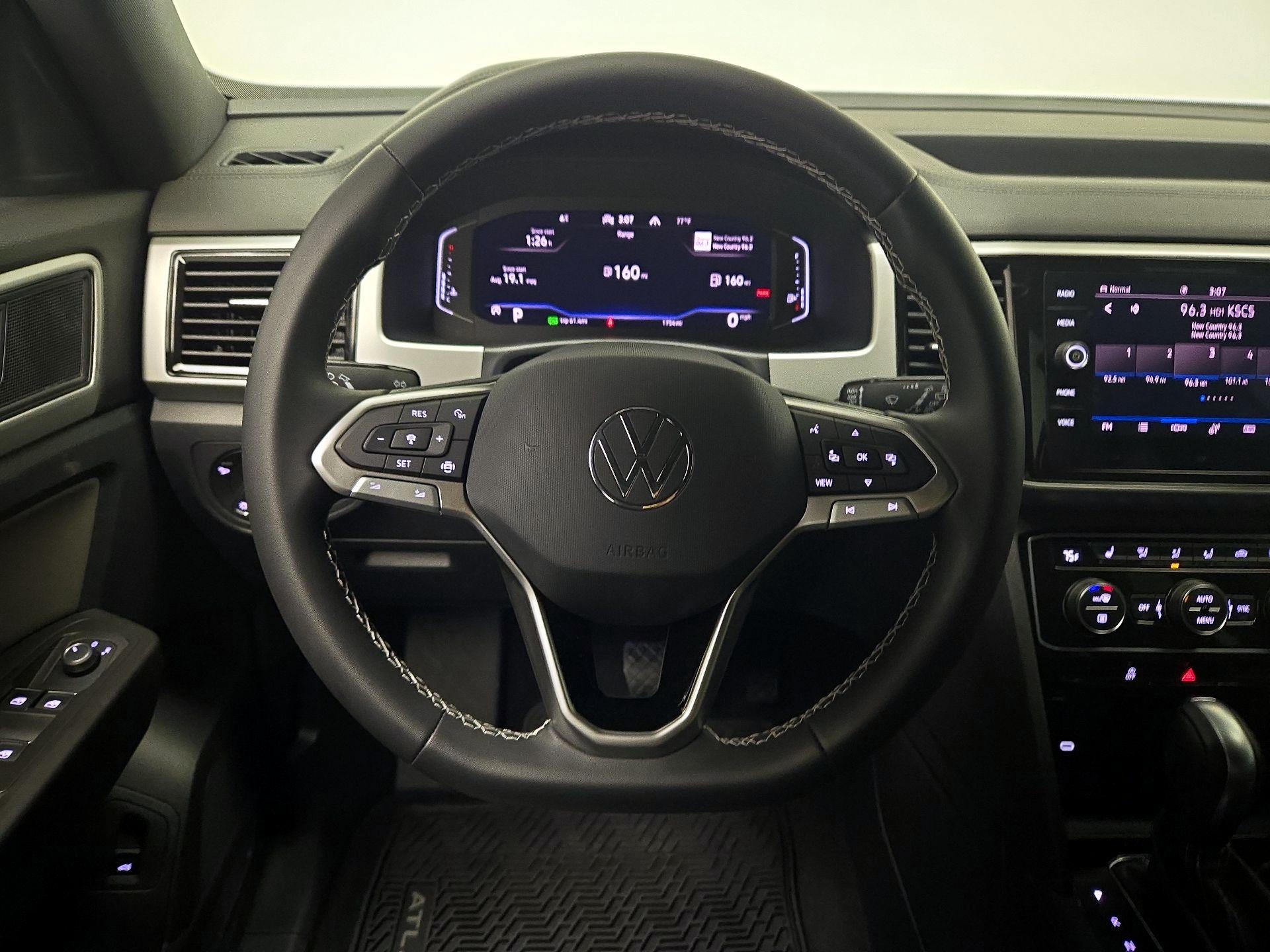 Thumbnail: 2023 Volkswagen Atlas - 10