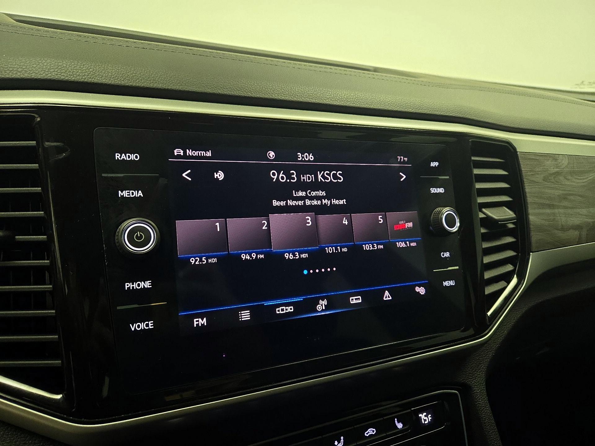 Thumbnail: 2023 Volkswagen Atlas - 15