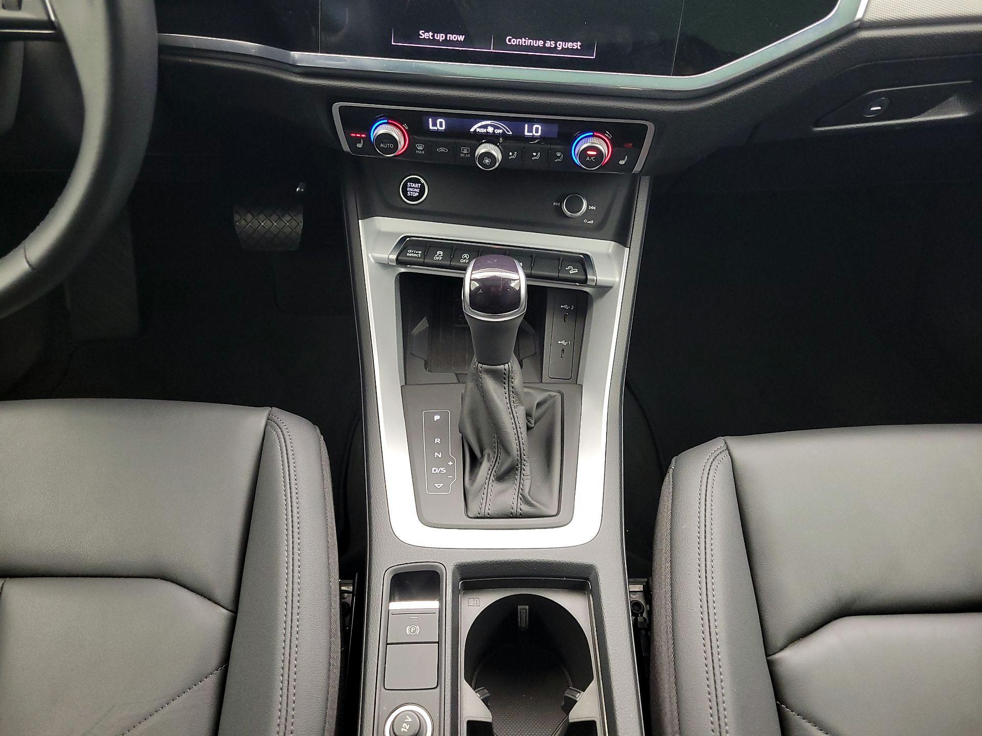 Thumbnail: 2023 Audi Q3 - 17