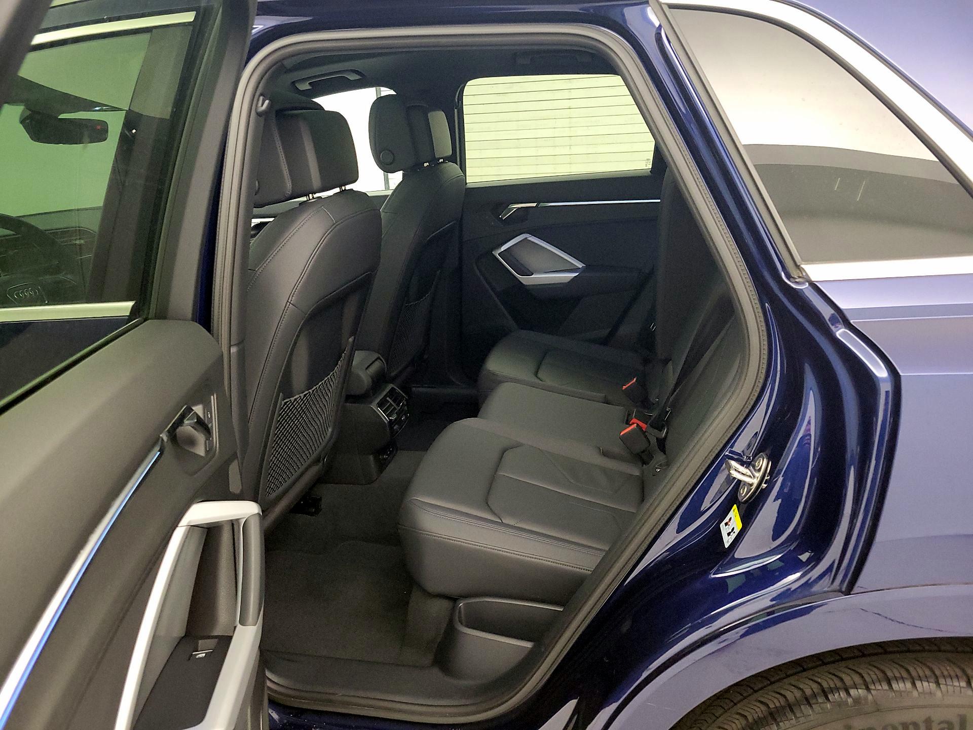 Thumbnail: 2023 Audi Q3 - 19