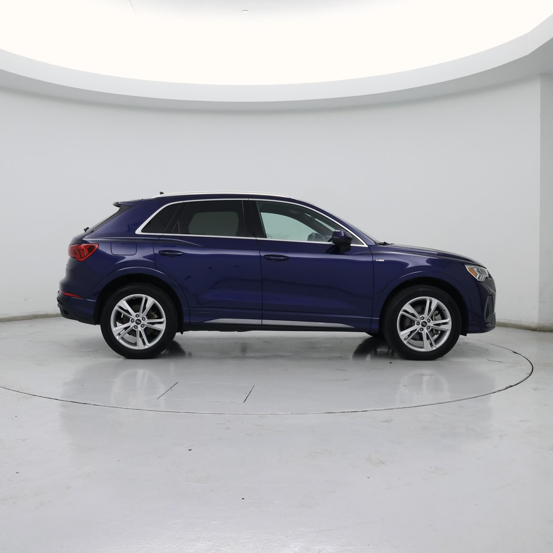 Thumbnail: 2023 Audi Q3 - 7