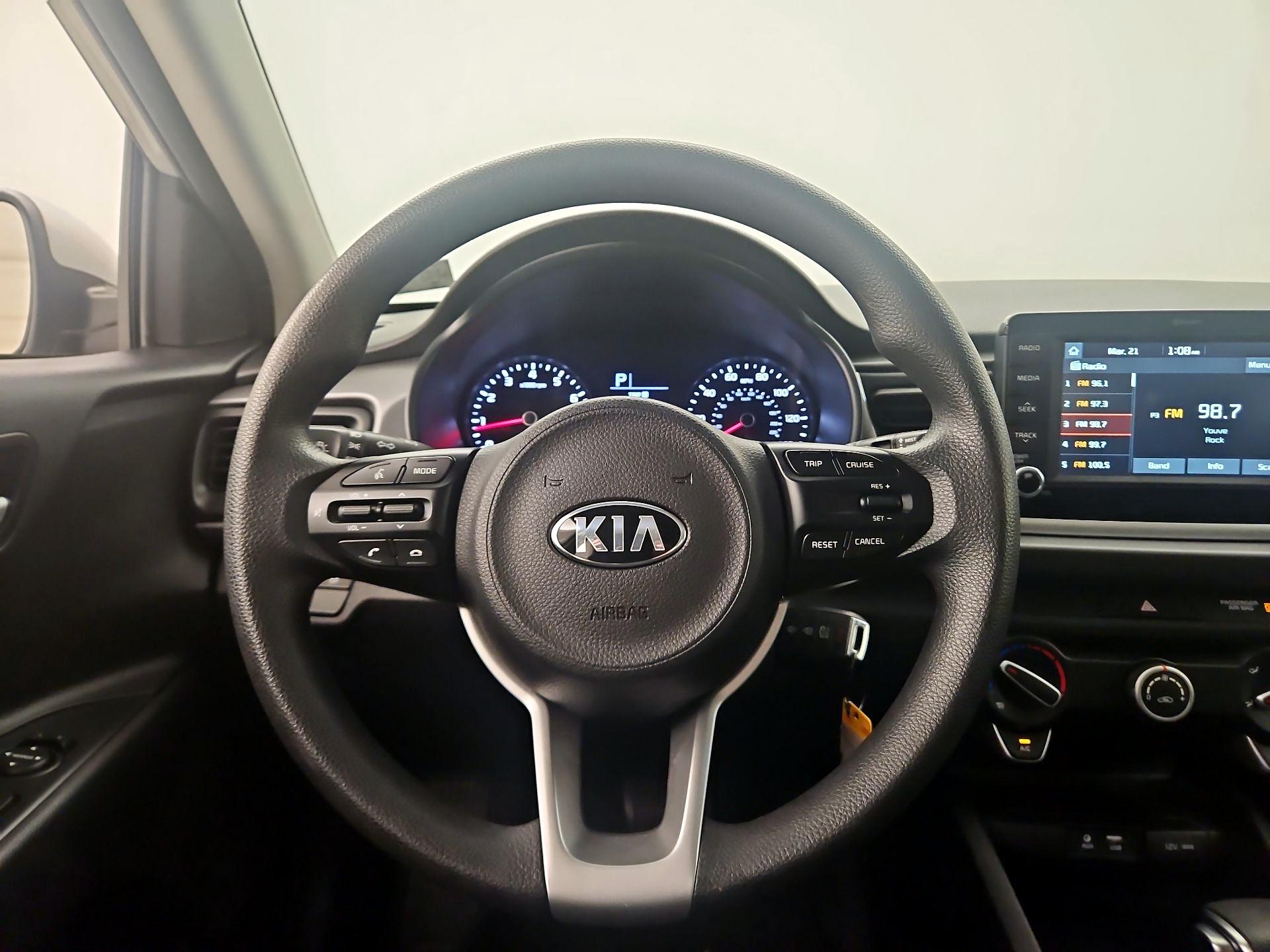 Thumbnail: 2019 Kia Rio - 10
