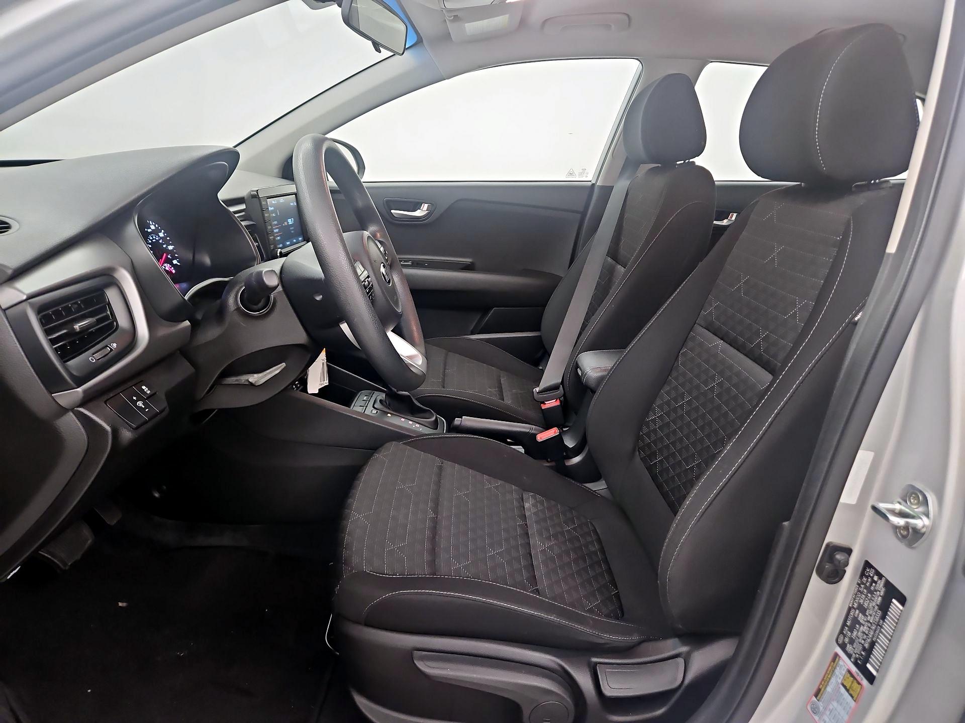 Thumbnail: 2019 Kia Rio - 11