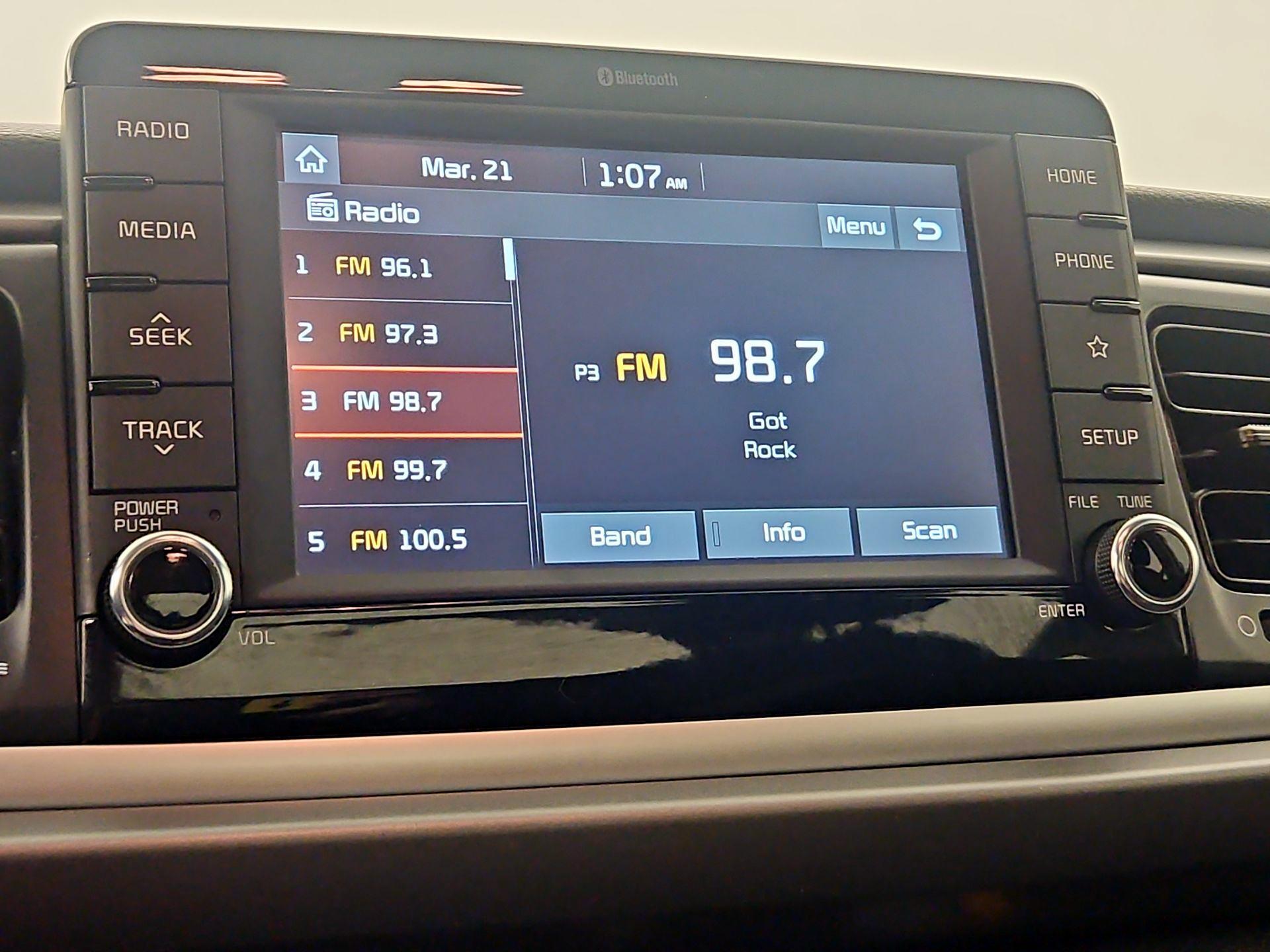 Thumbnail: 2019 Kia Rio - 15