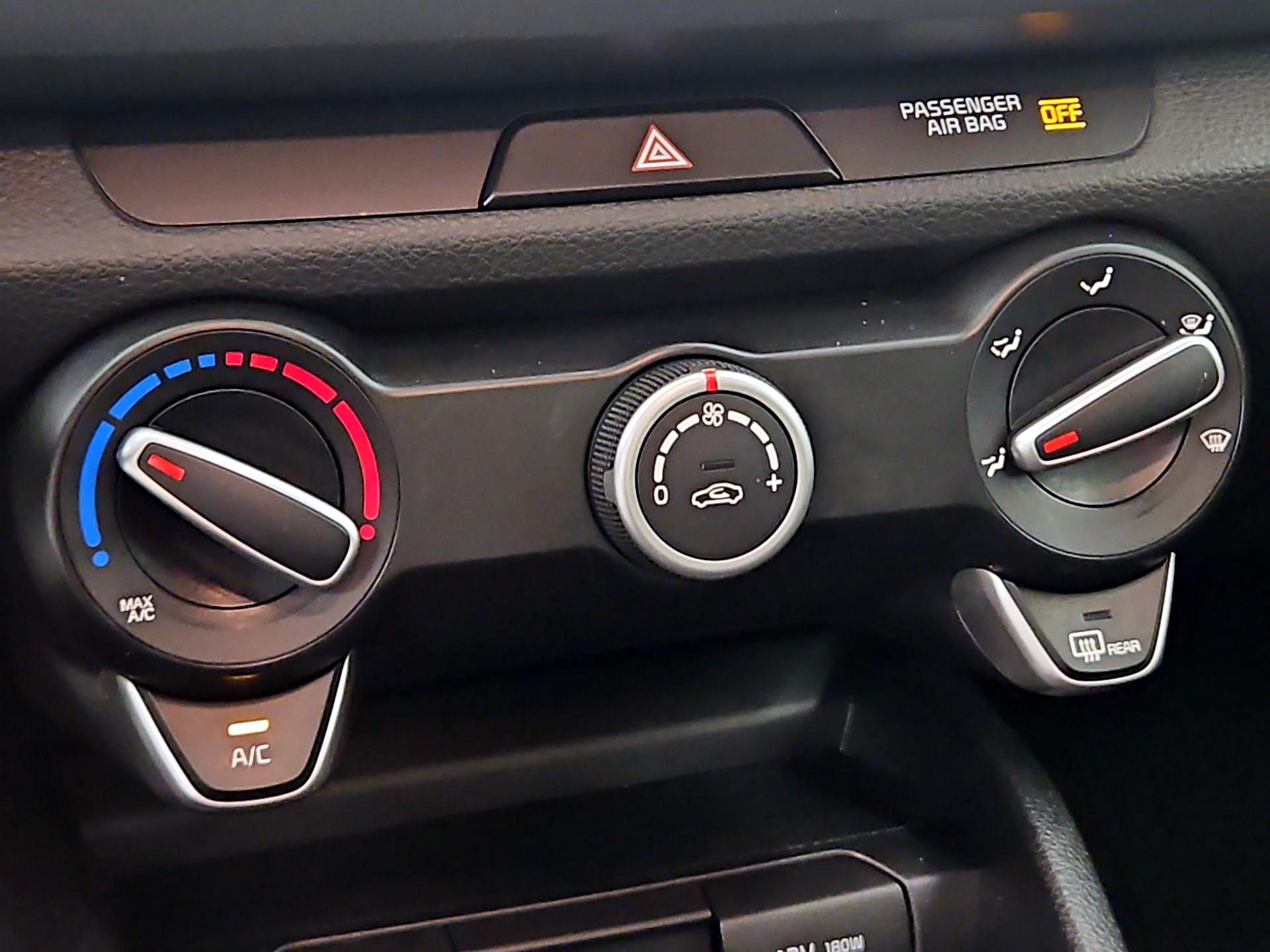 Thumbnail: 2019 Kia Rio - 16