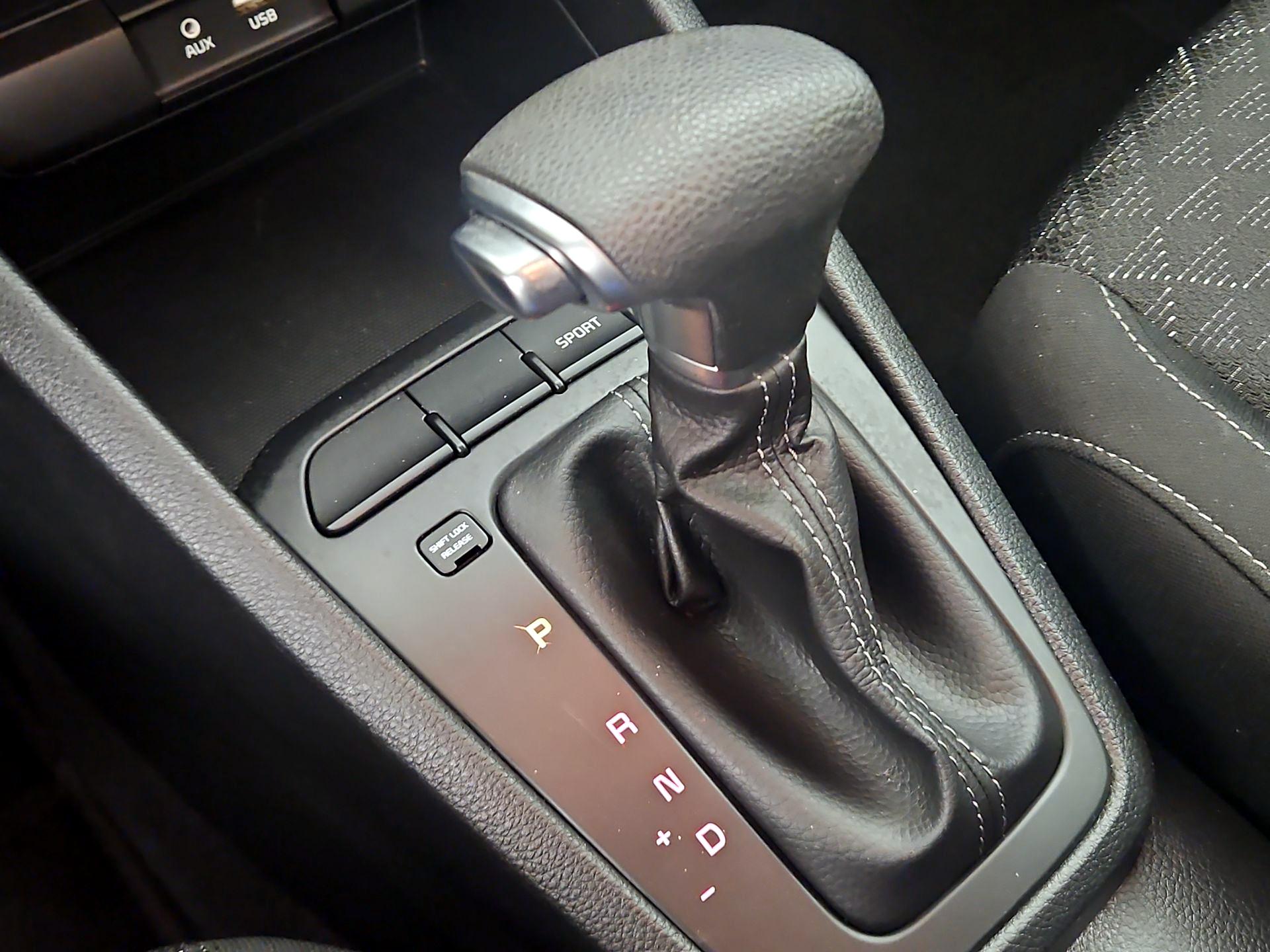 Thumbnail: 2019 Kia Rio - 17