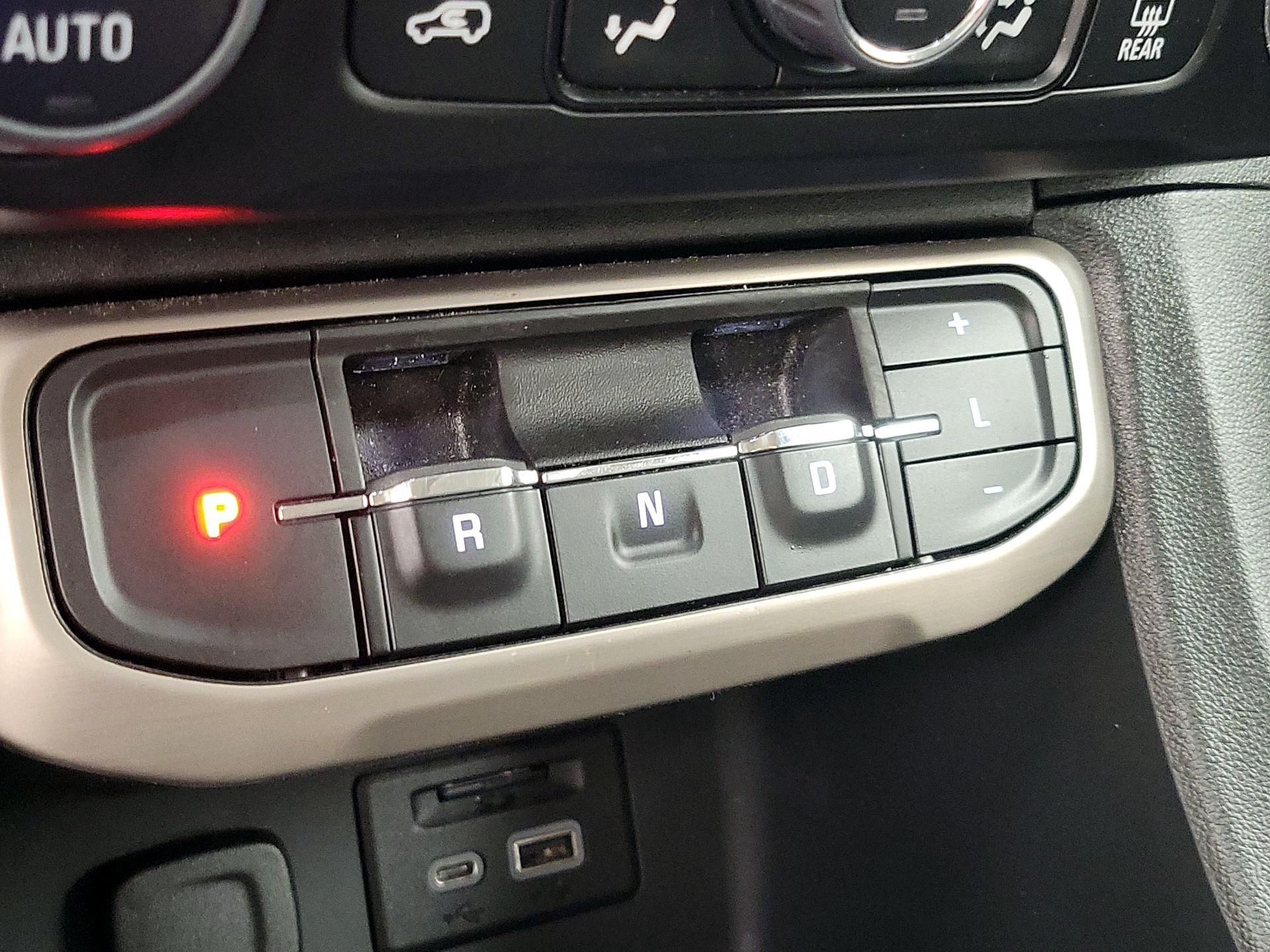 Thumbnail: 2023 GMC Acadia - 17