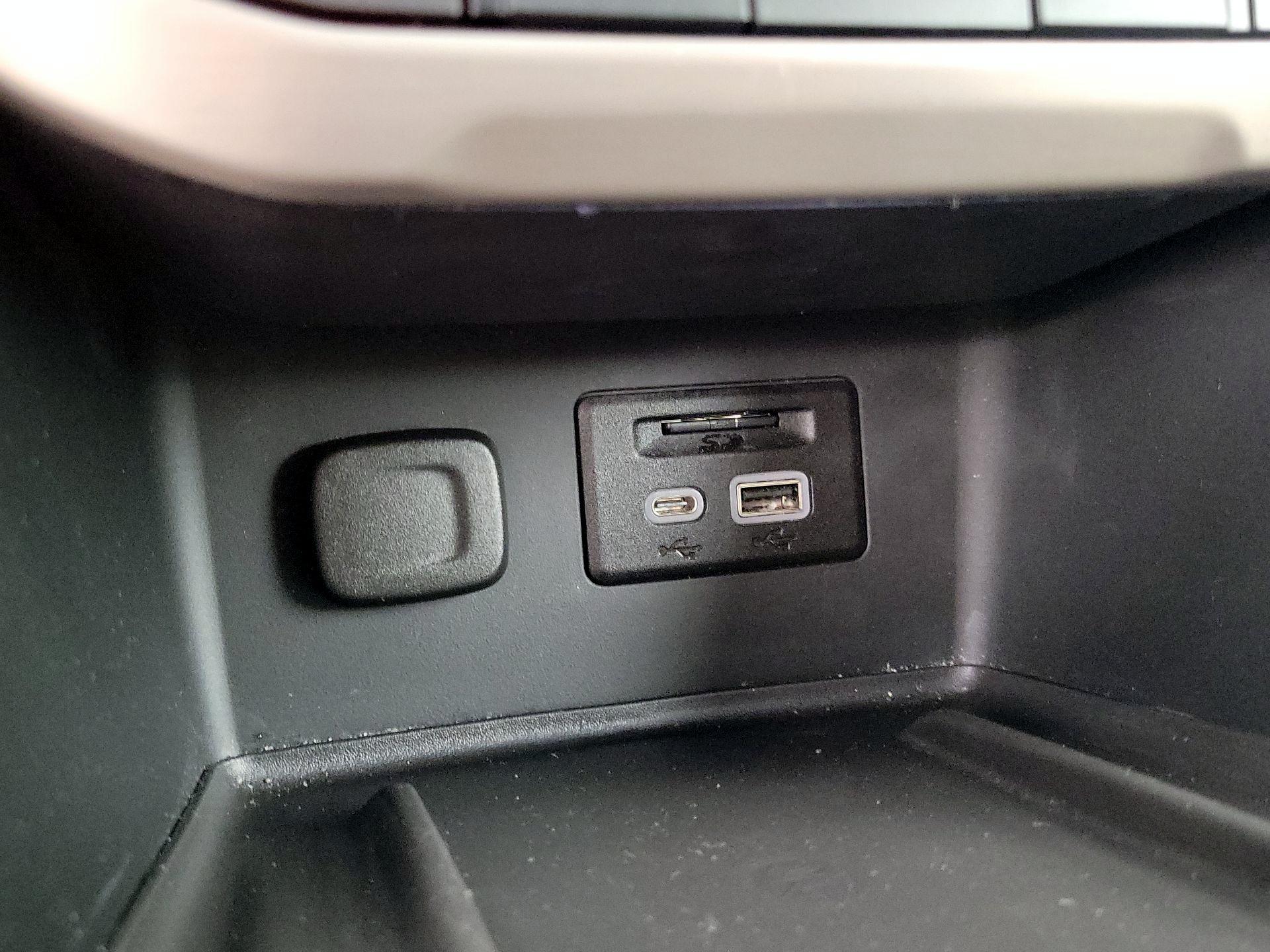 Thumbnail: 2023 GMC Acadia - 18