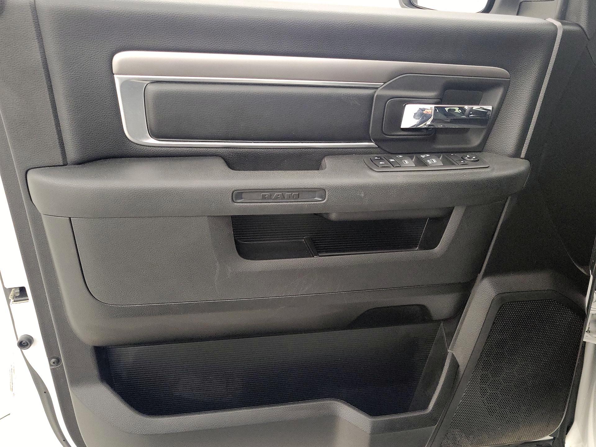 Thumbnail: 2022 RAM 1500 Classic - 12