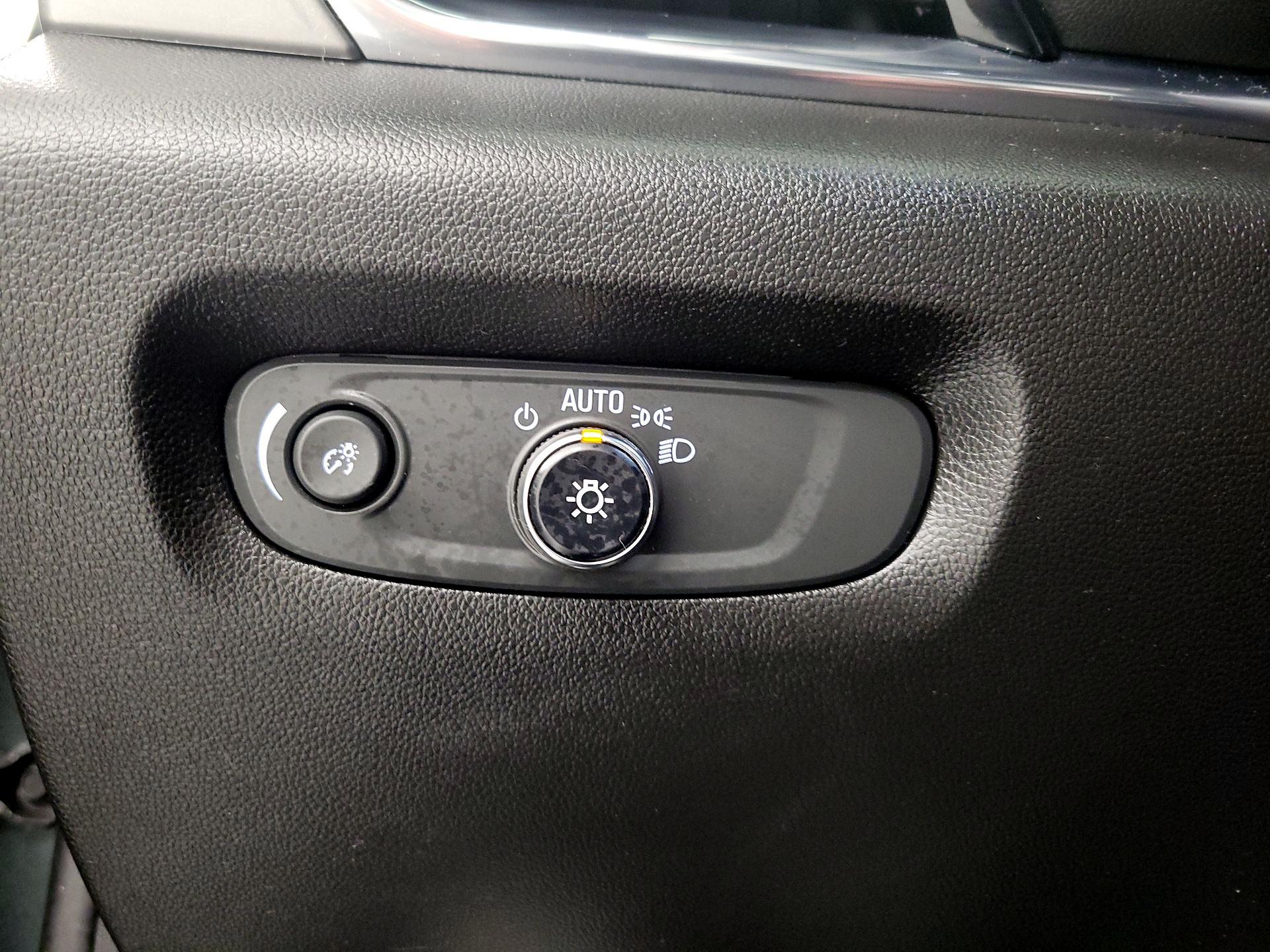 Thumbnail: 2023 Chevrolet Traverse - 13