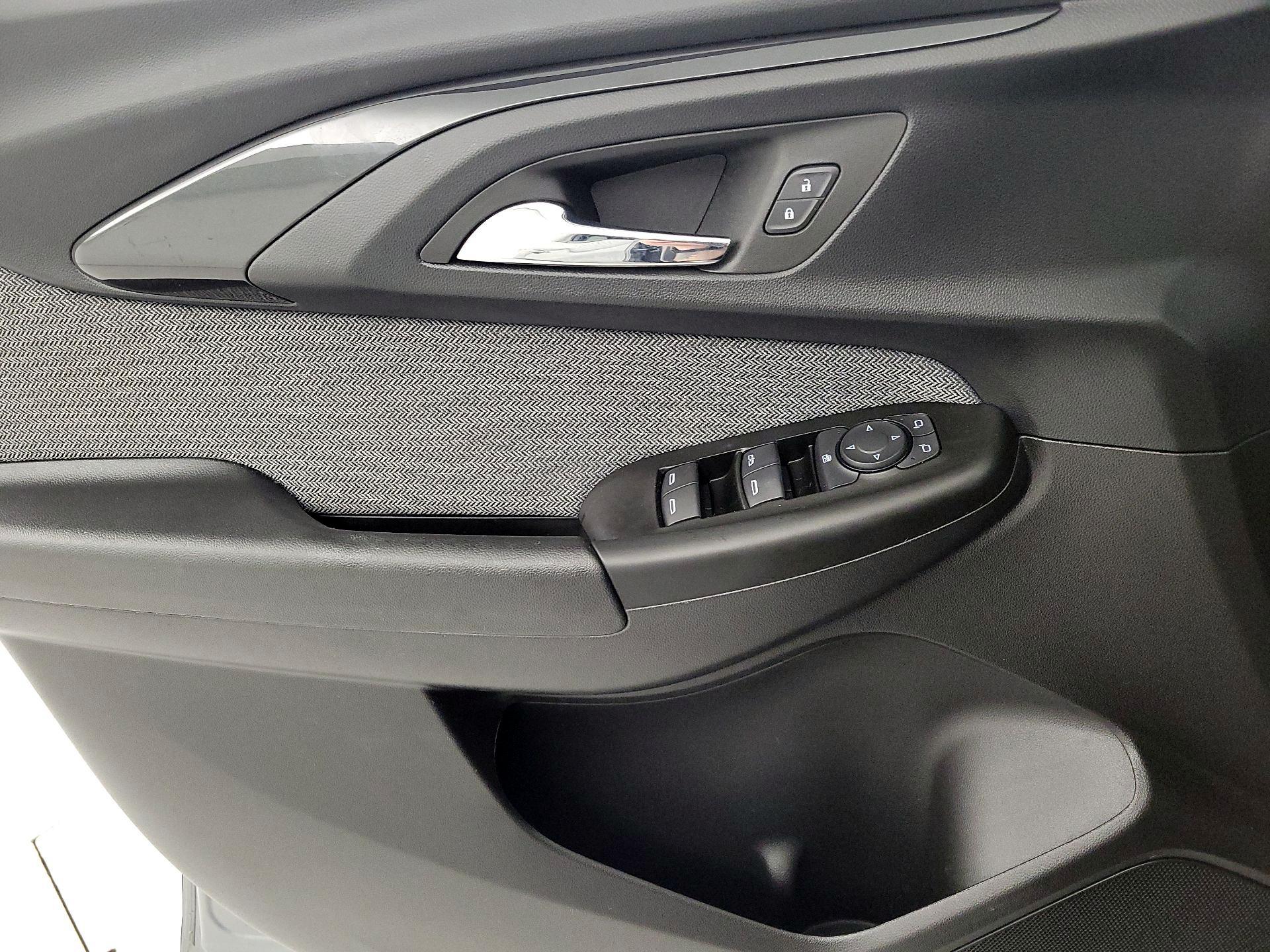 Thumbnail: 2023 Chevrolet TrailBlazer - 12