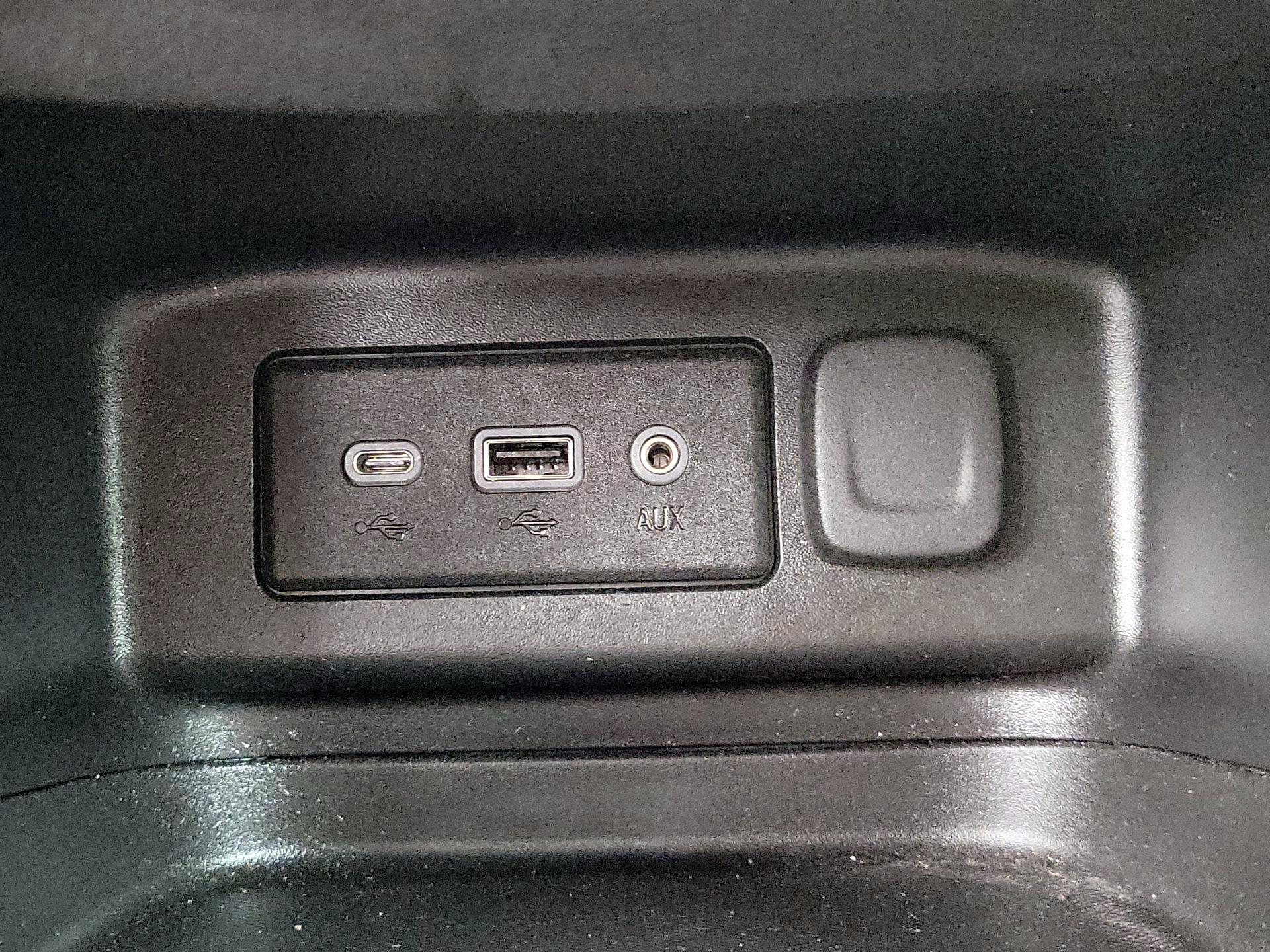 Thumbnail: 2022 Chevrolet Equinox - 18