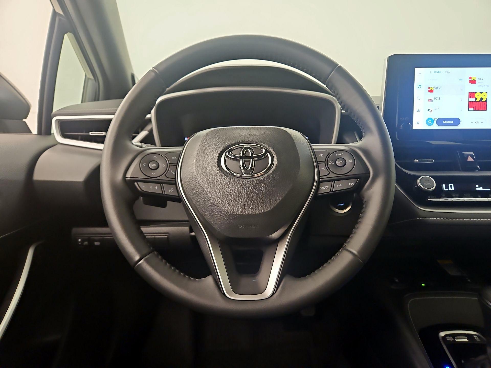 Thumbnail: 2025 Toyota Corolla - 10