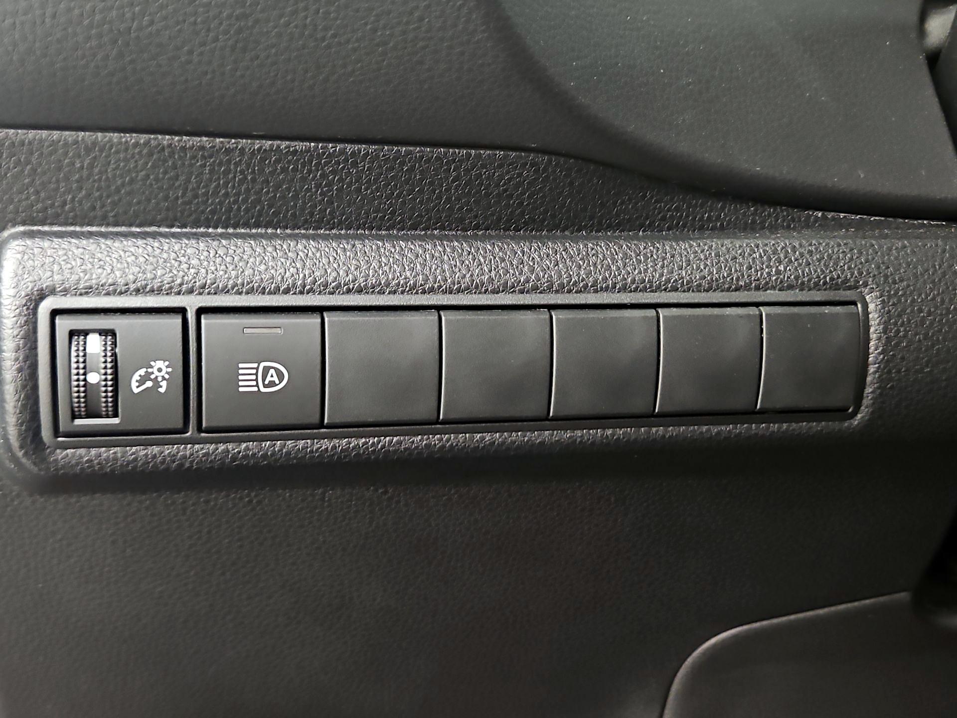 Thumbnail: 2025 Toyota Corolla - 13