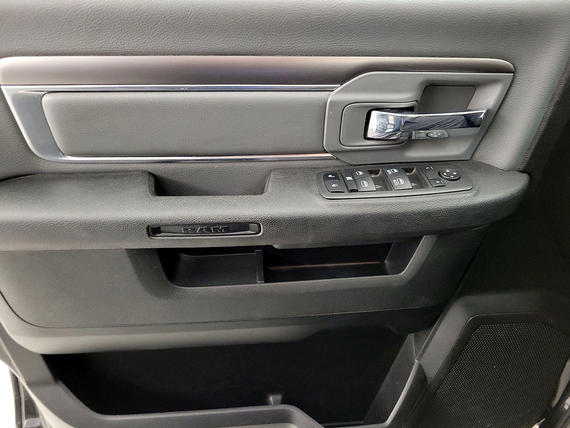 Thumbnail: 2023 RAM 1500 Classic - 12