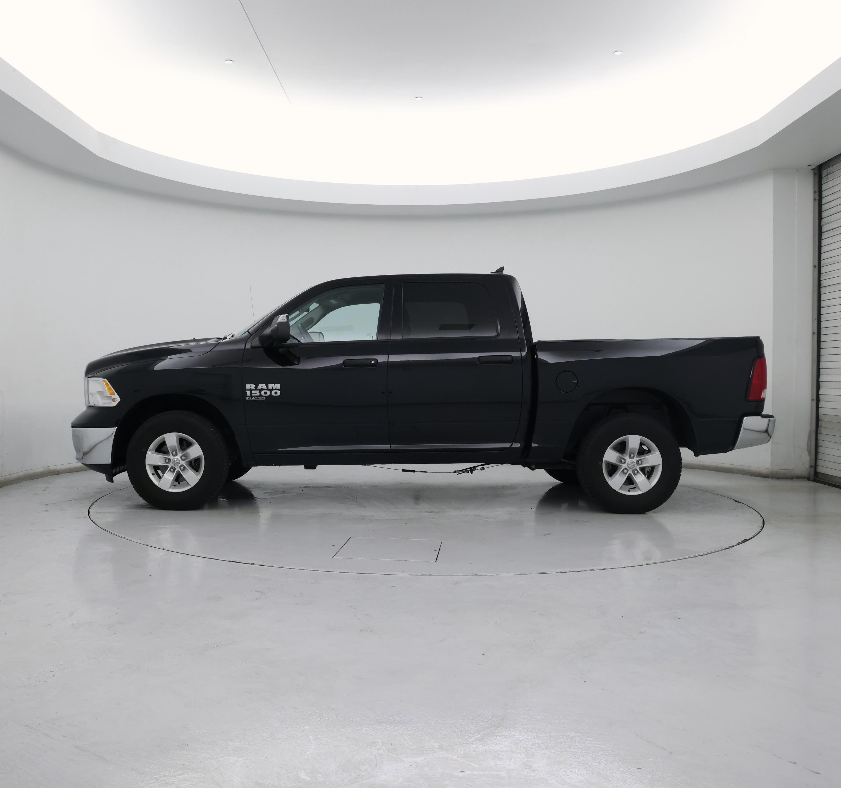 Thumbnail: 2023 RAM 1500 Classic - 3