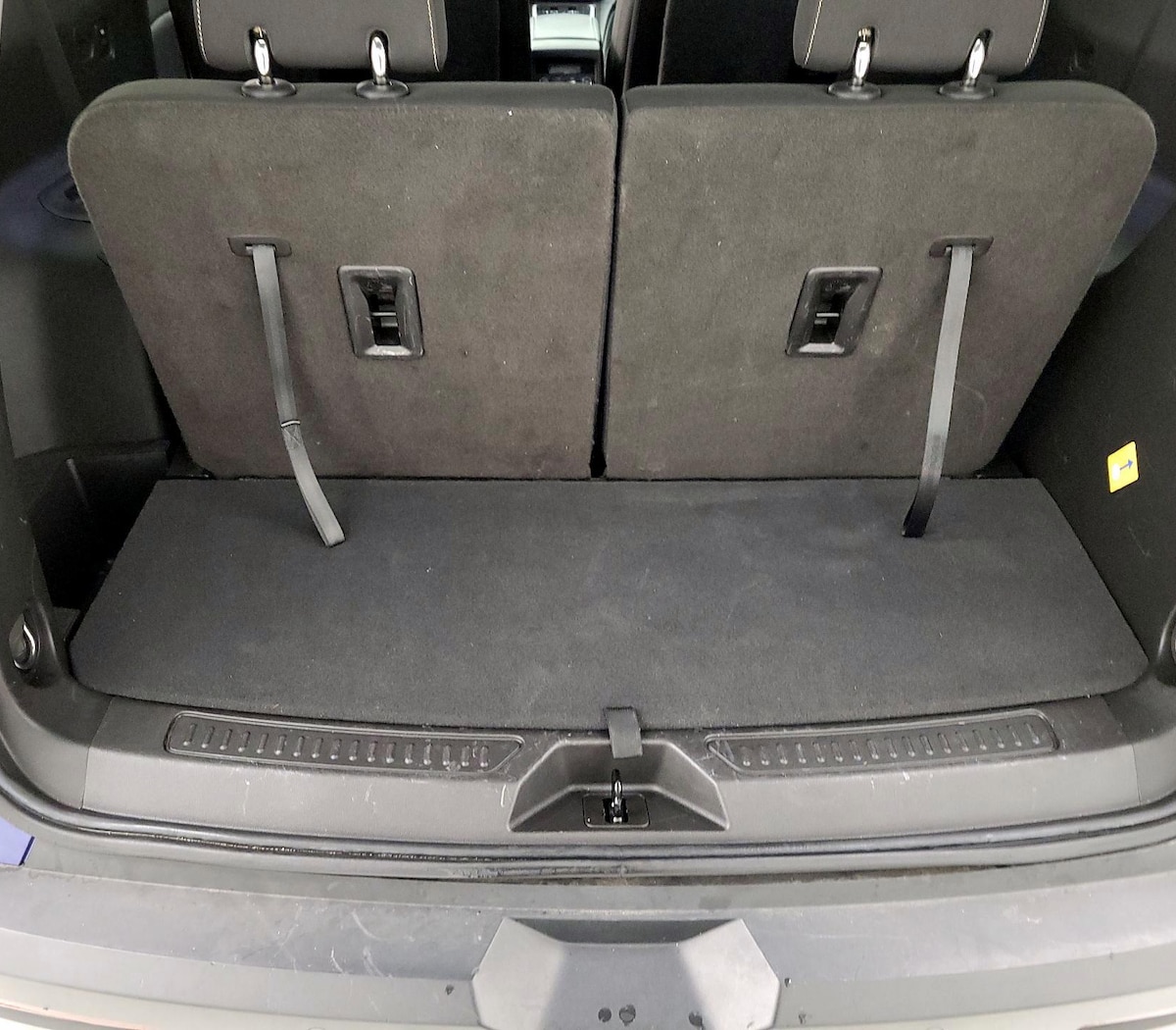 Trunk/Cargo (Seats Up)