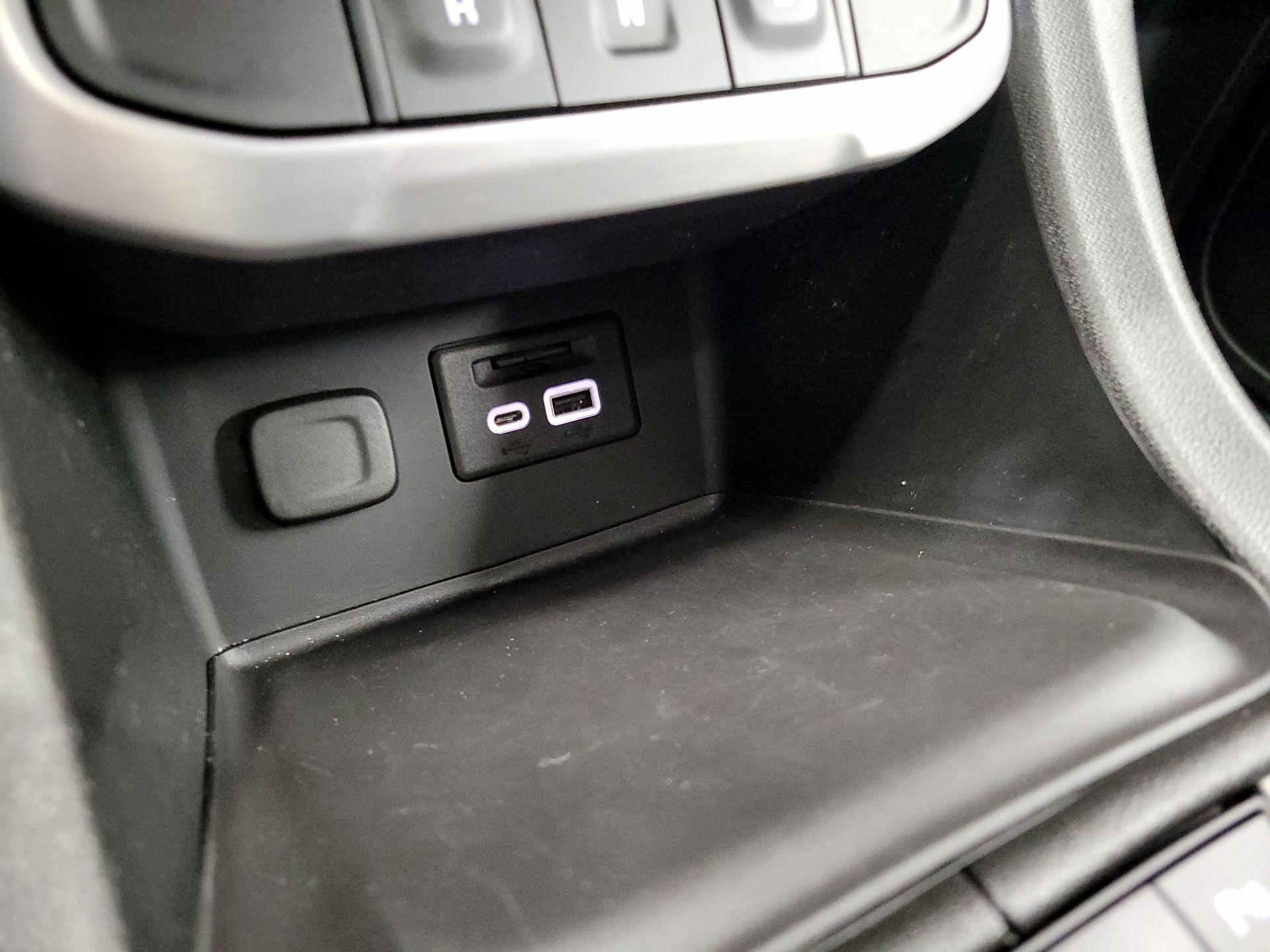 Thumbnail: 2023 GMC Acadia - 18