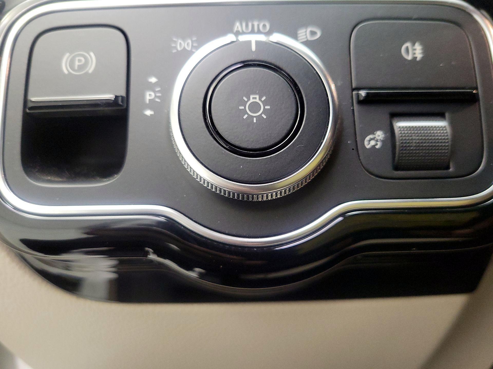 Thumbnail: 2022 Mercedes-Benz A-Class - 11