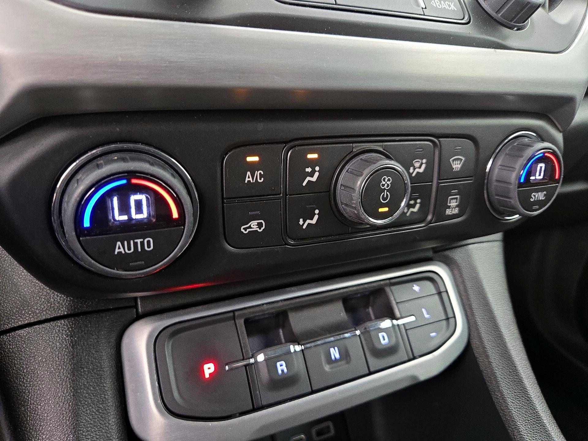 Thumbnail: 2023 GMC Acadia - 16
