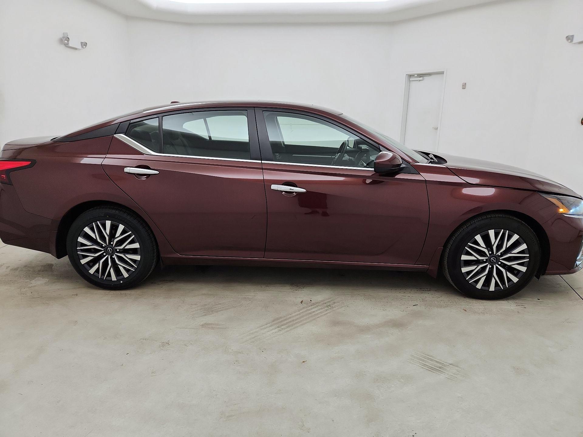 Thumbnail: 2023 Nissan Altima - 4