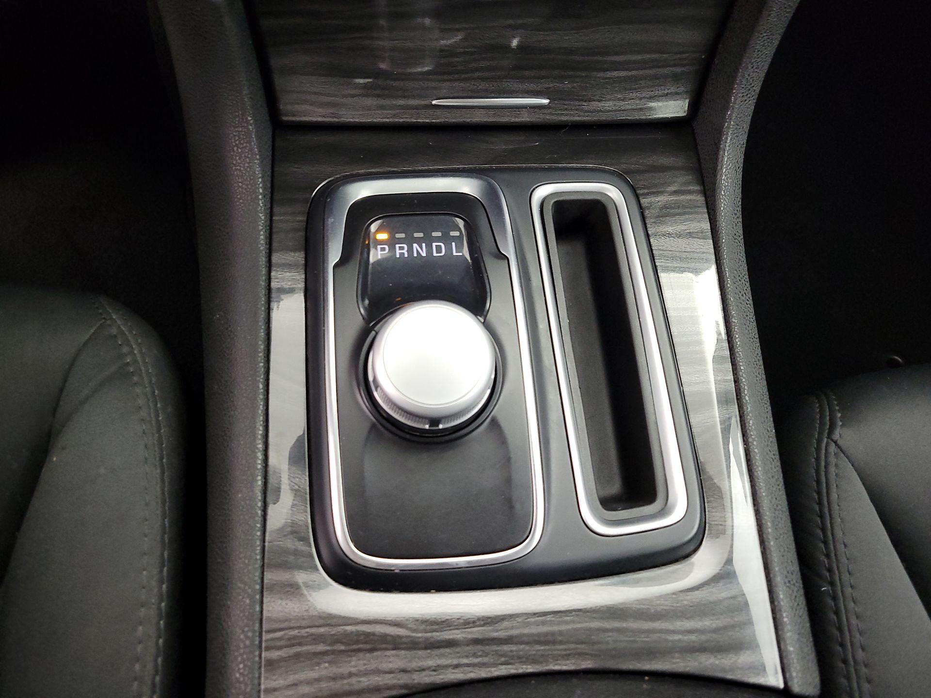 Thumbnail: 2022 Chrysler 300 - 18