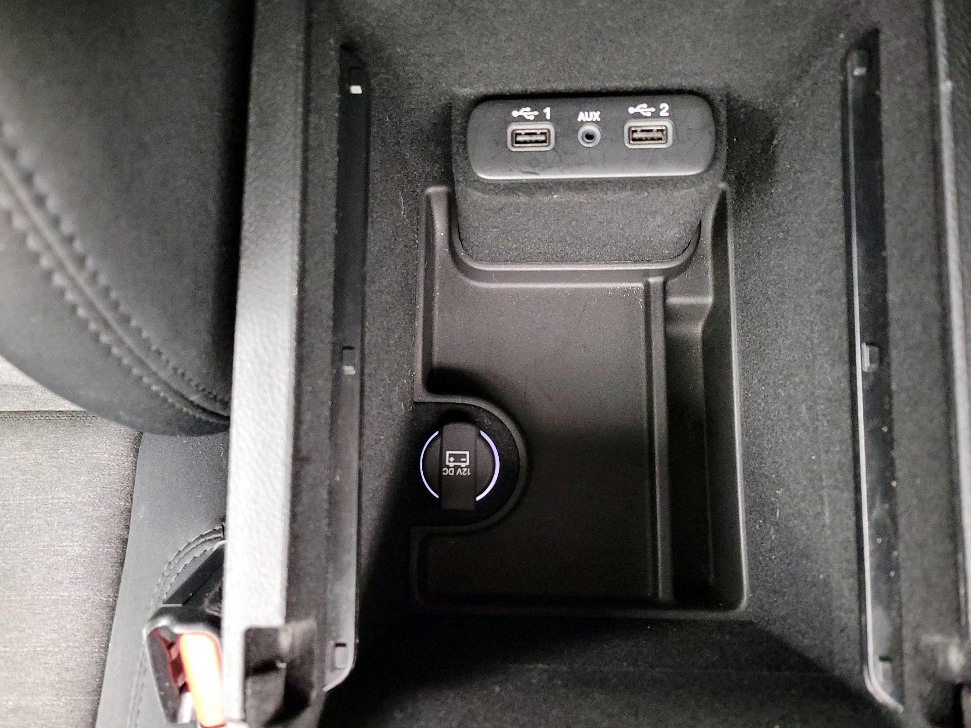 Thumbnail: 2022 Chrysler 300 - 19