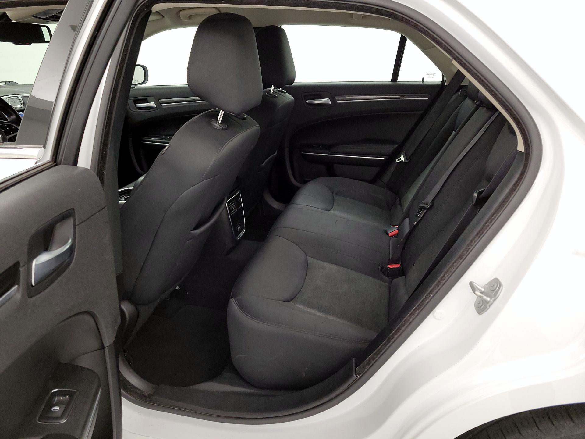 Thumbnail: 2022 Chrysler 300 - 20