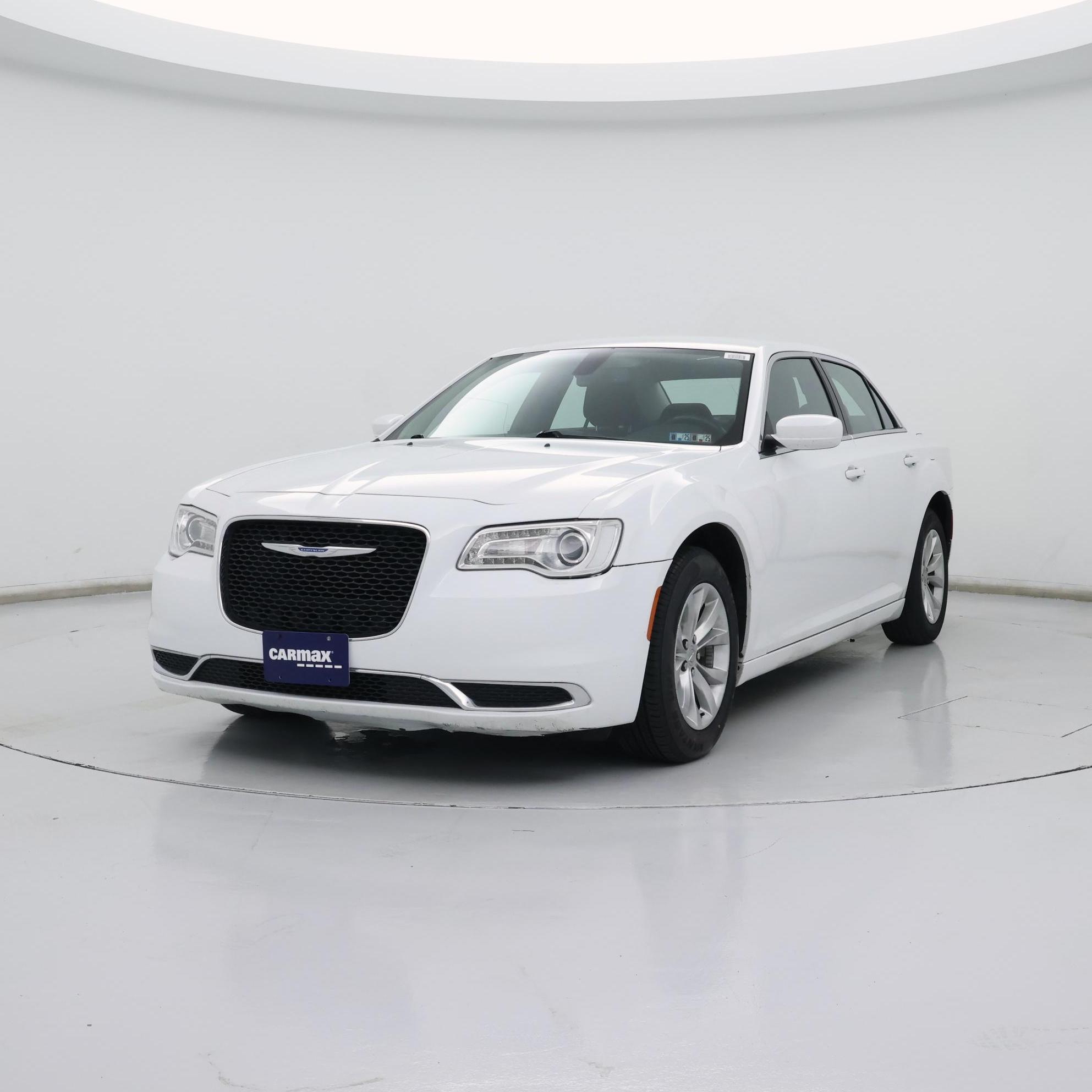 Thumbnail: 2022 Chrysler 300 - 4