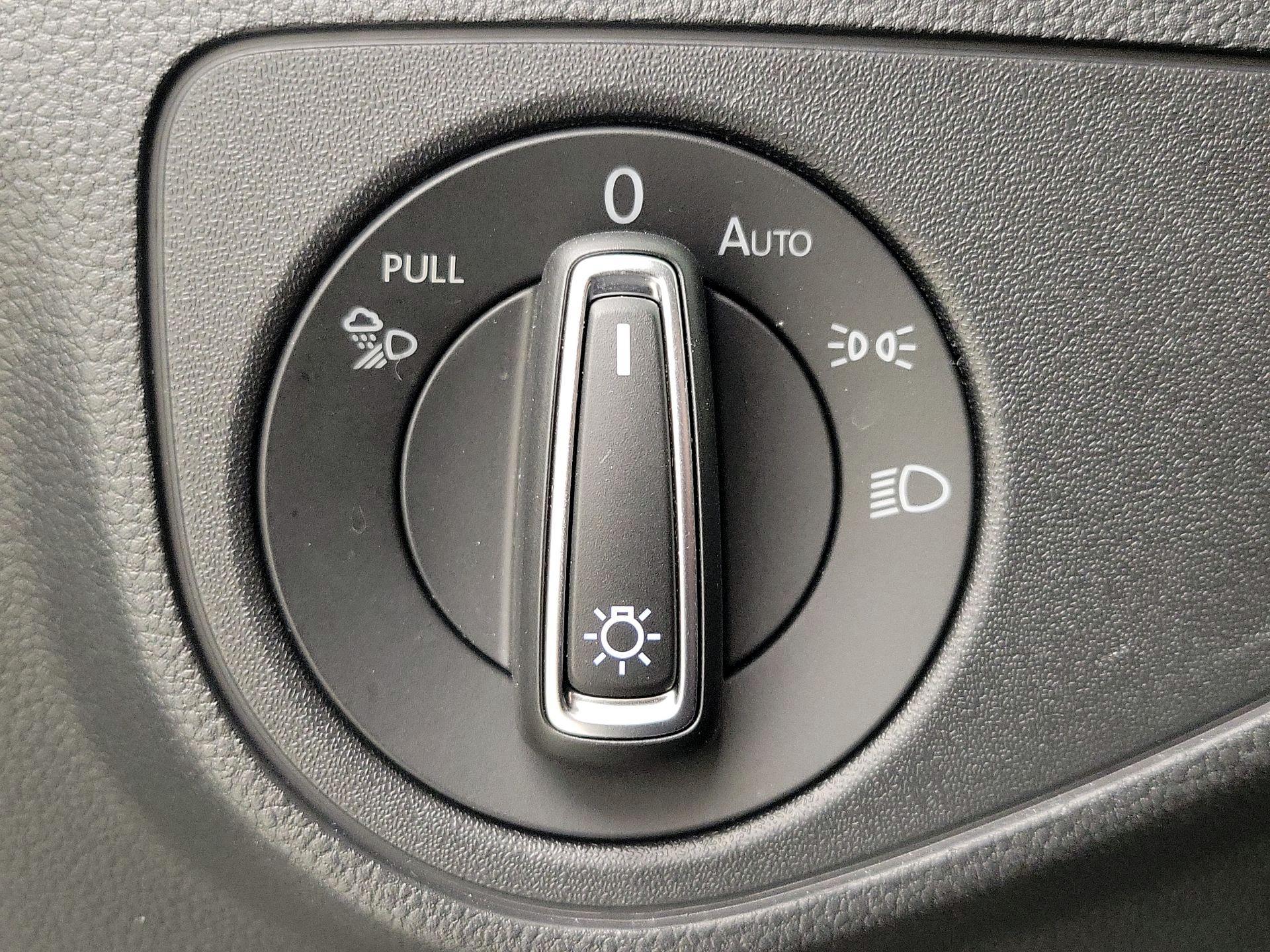 Thumbnail: 2023 Volkswagen Atlas - 13