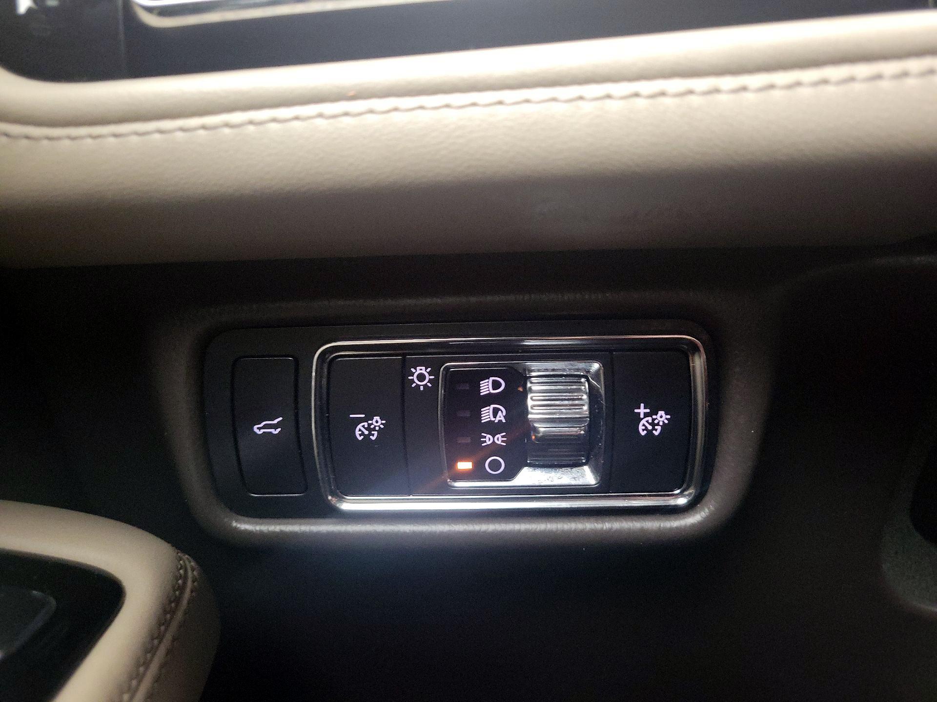 Thumbnail: 2022 Lincoln Aviator - 13