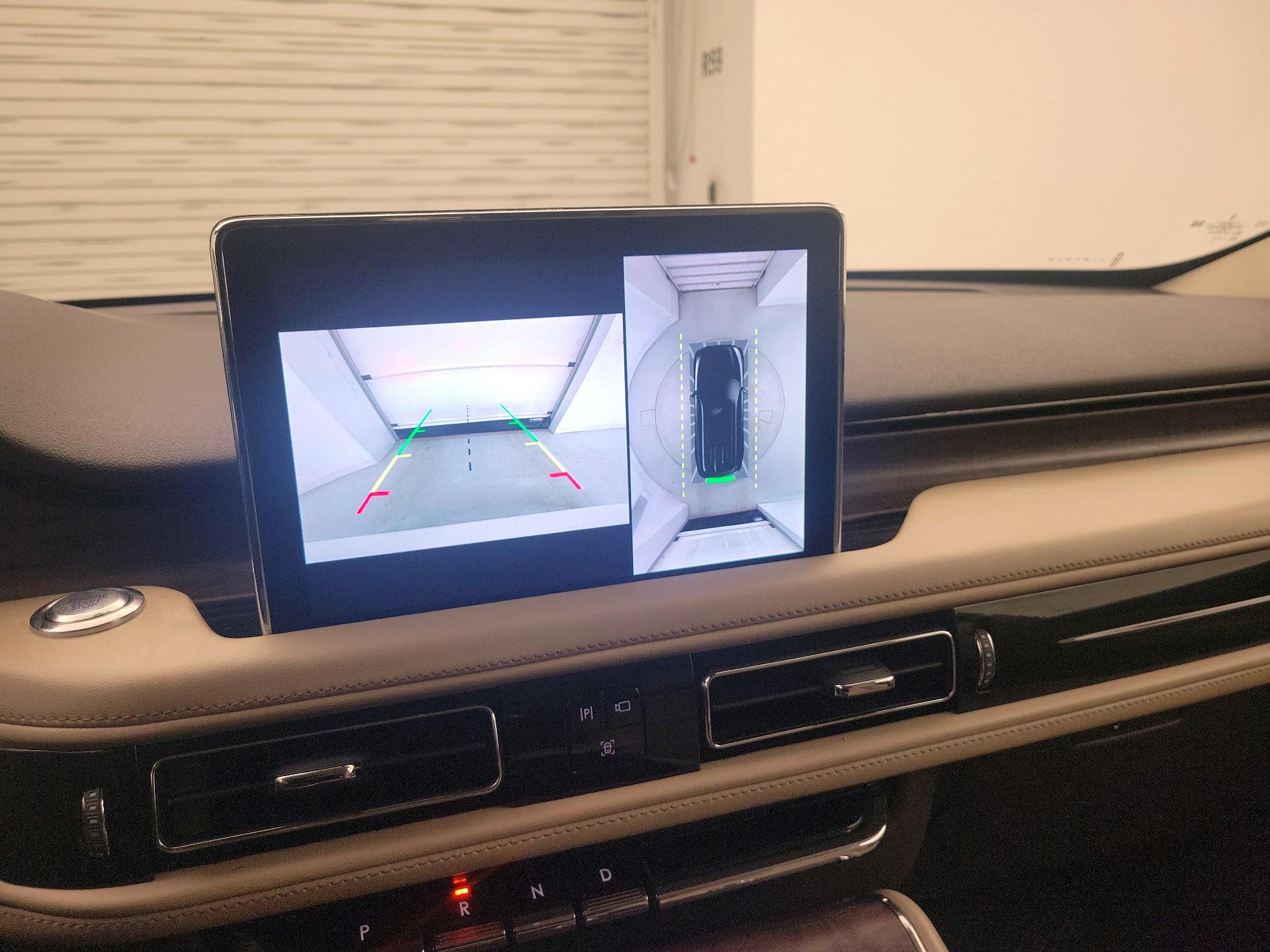 Thumbnail: 2022 Lincoln Aviator - 15