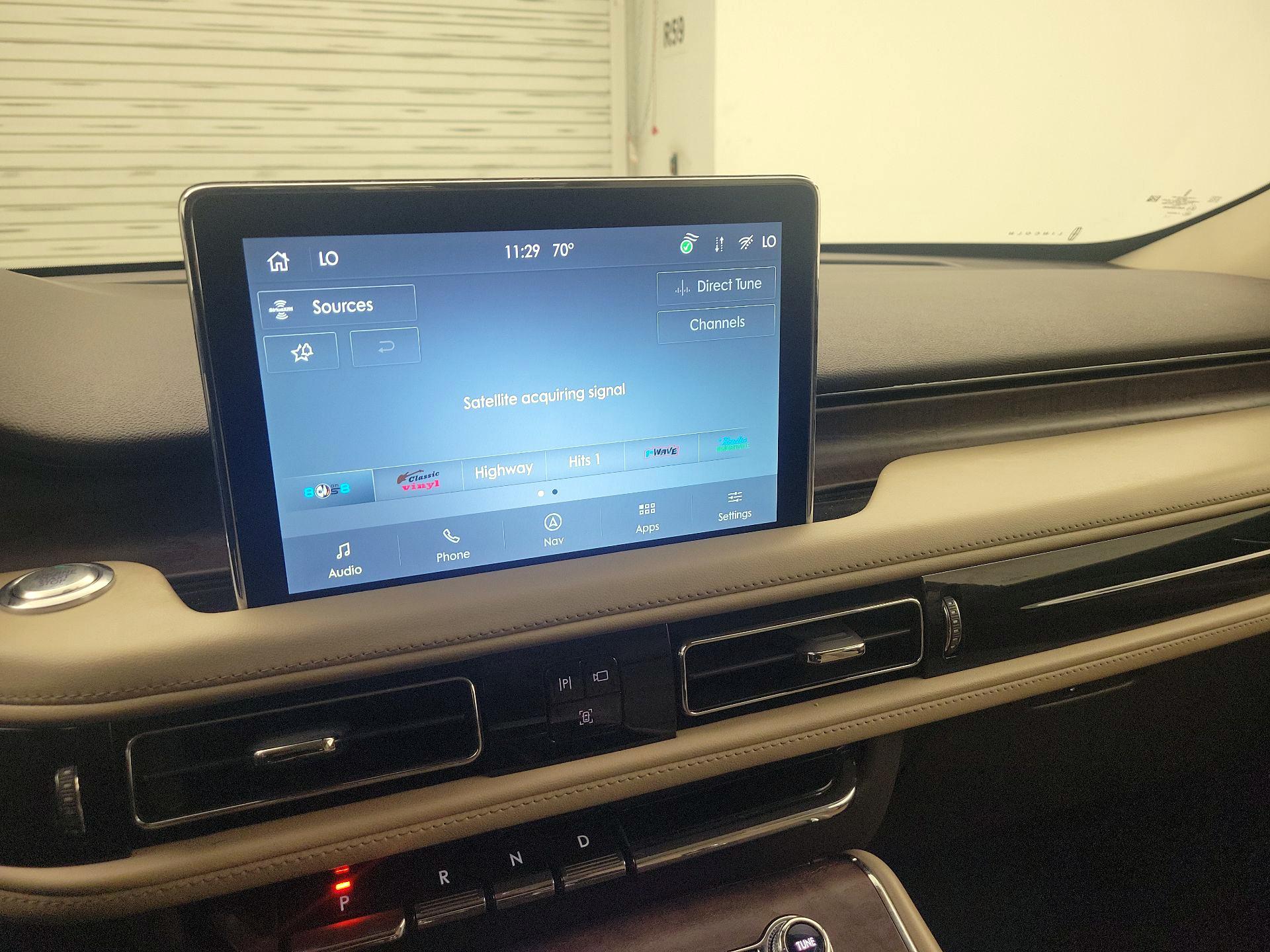 Thumbnail: 2022 Lincoln Aviator - 16