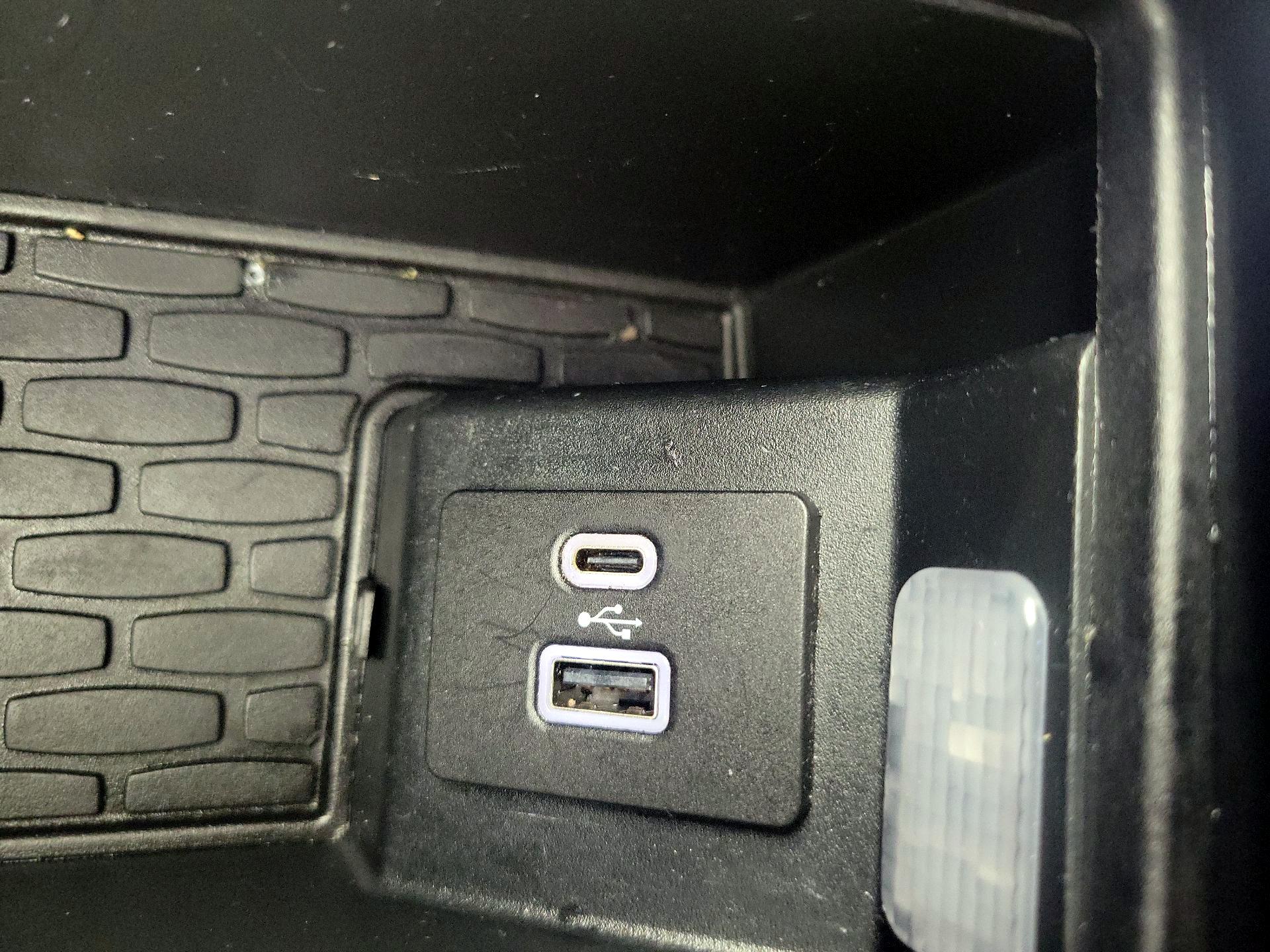 Thumbnail: 2022 Lincoln Aviator - 19