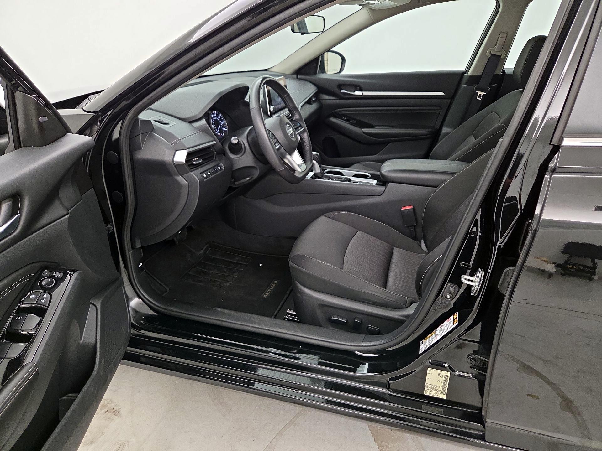 Thumbnail: 2022 Nissan Altima - 11