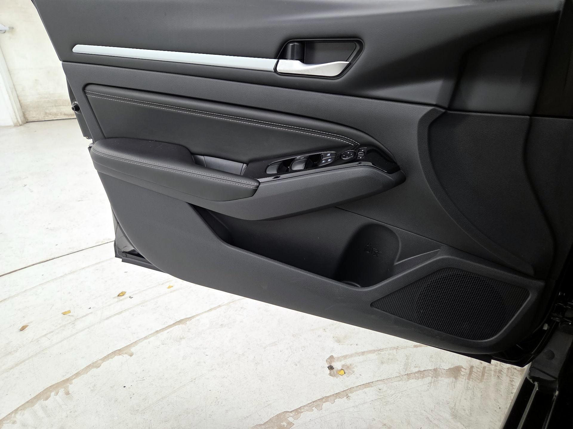 Thumbnail: 2022 Nissan Altima - 12