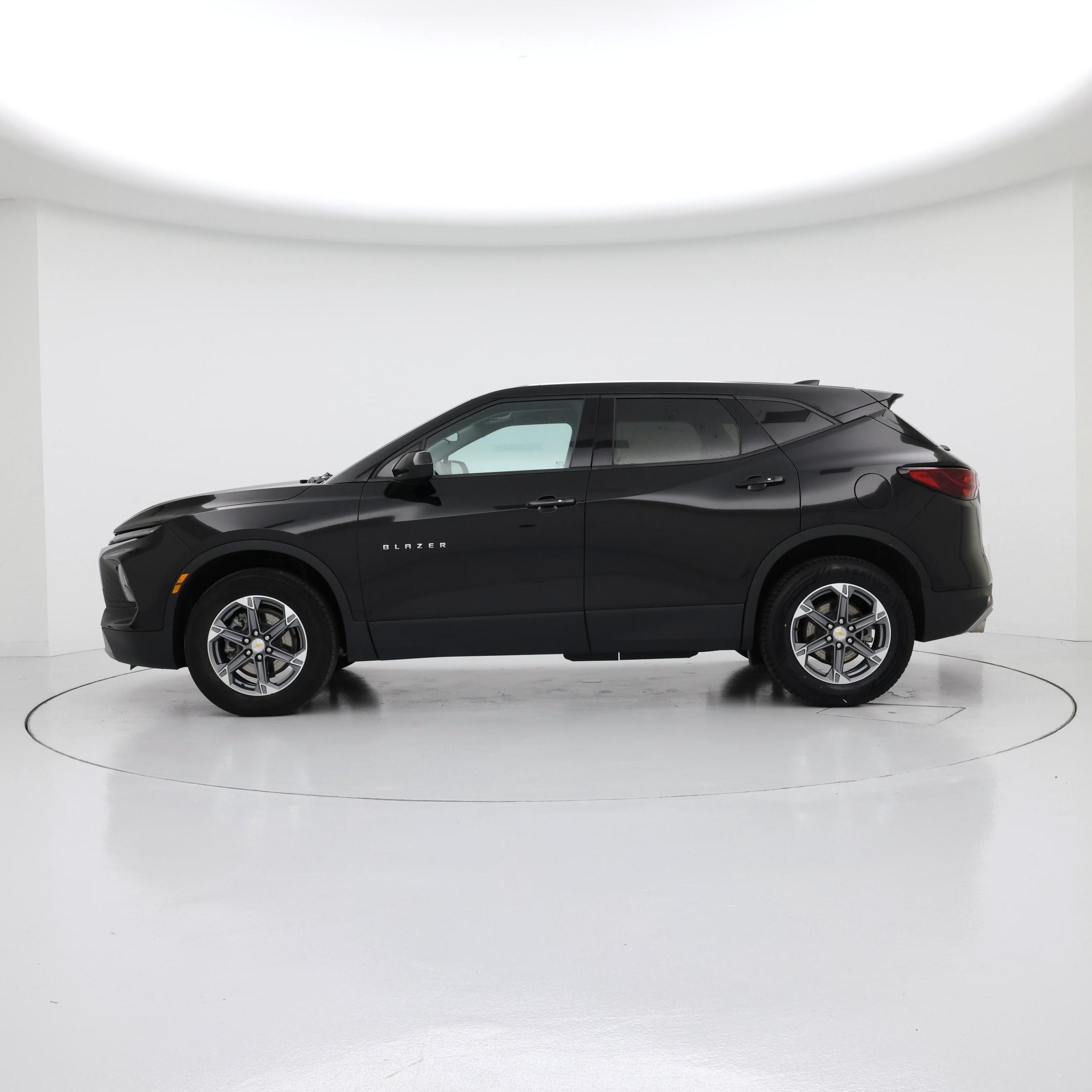 Thumbnail: 2023 Chevrolet Blazer - 3