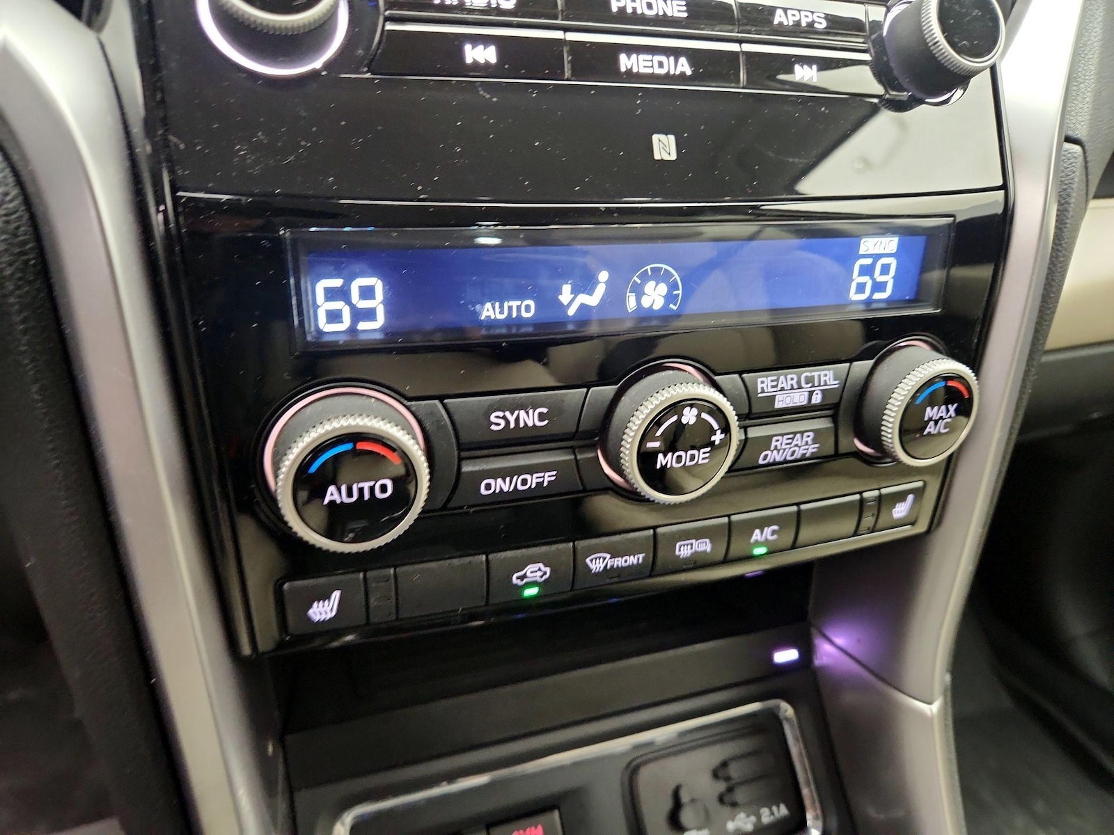 2022 Subaru Ascent Limited - Photo 16