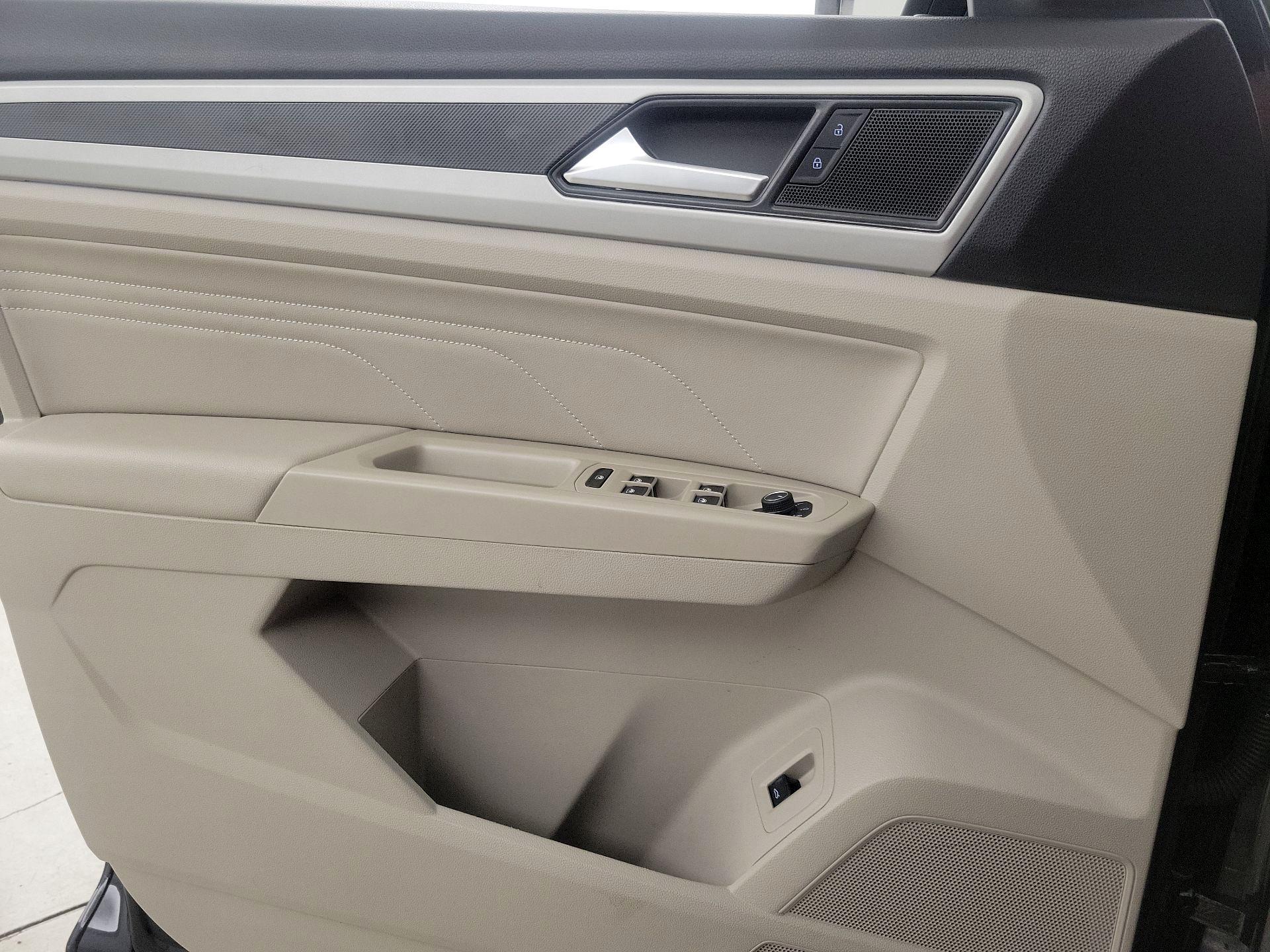 Thumbnail: 2023 Volkswagen Atlas - 12