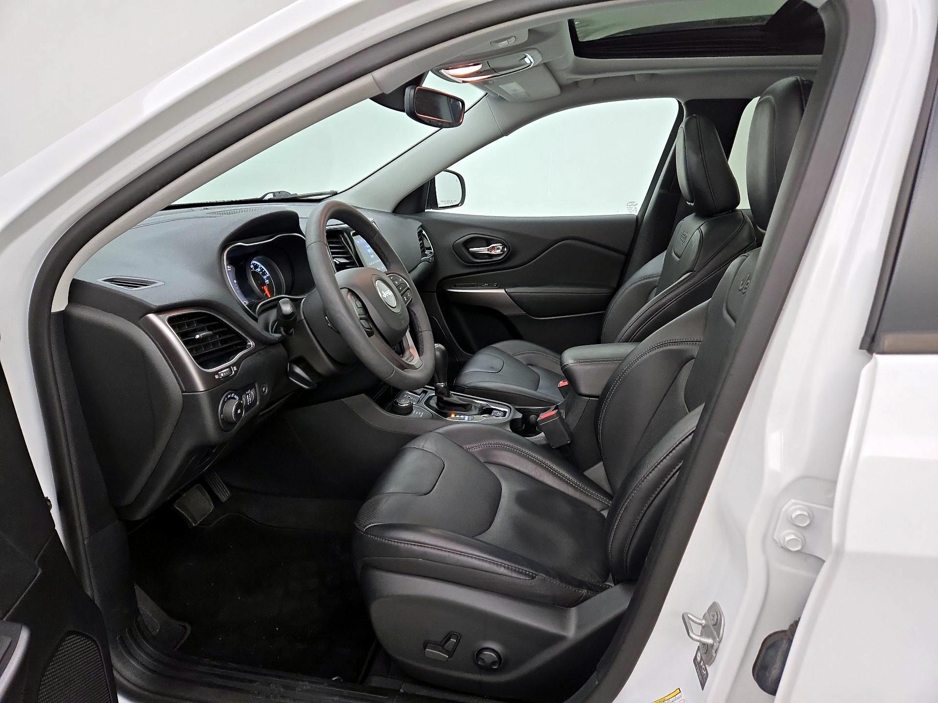 Thumbnail: 2022 Jeep Cherokee - 11