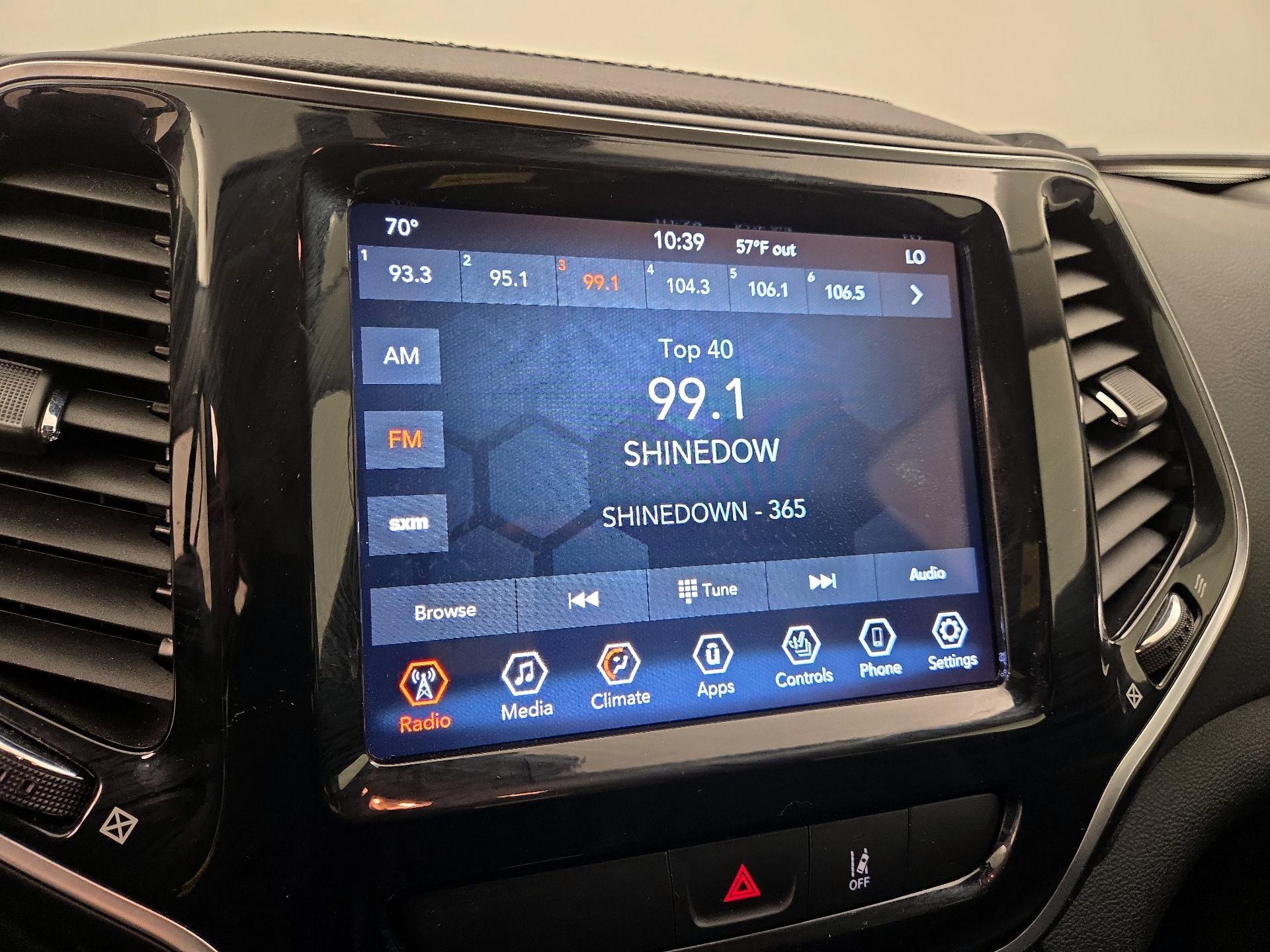 Thumbnail: 2022 Jeep Cherokee - 15