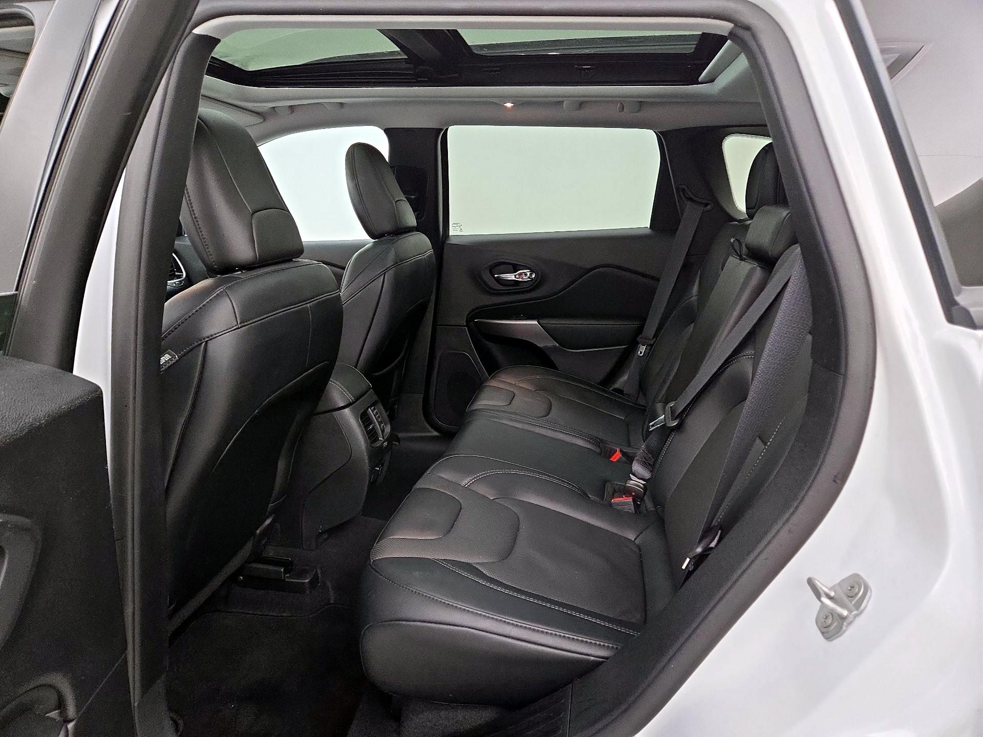 Thumbnail: 2022 Jeep Cherokee - 20