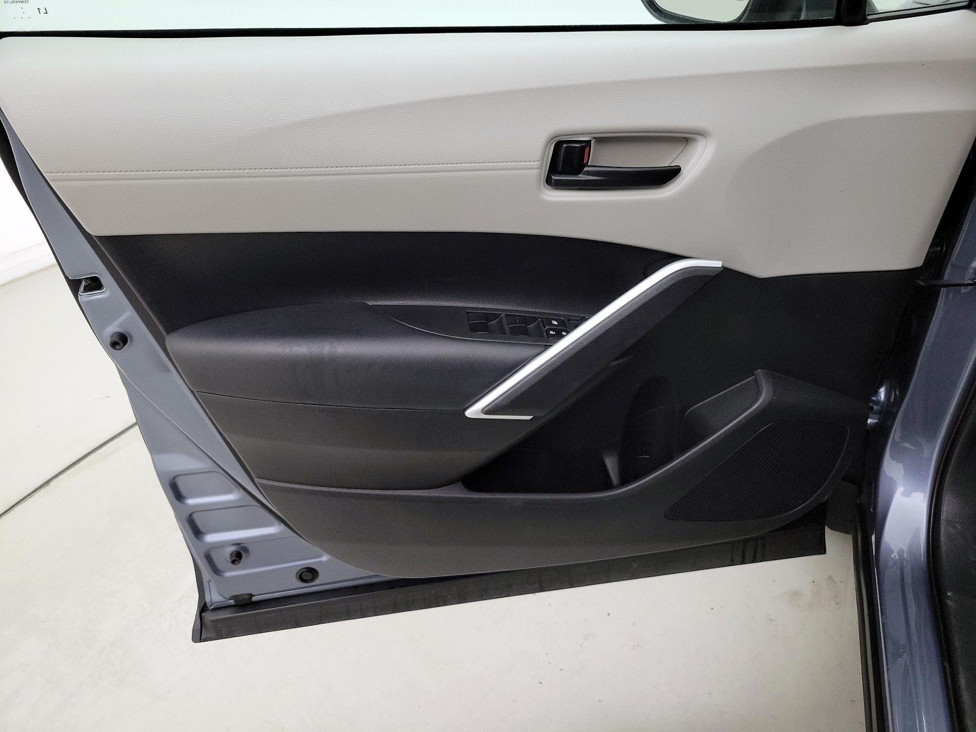 Thumbnail: 2022 Toyota Corolla Cross - 12