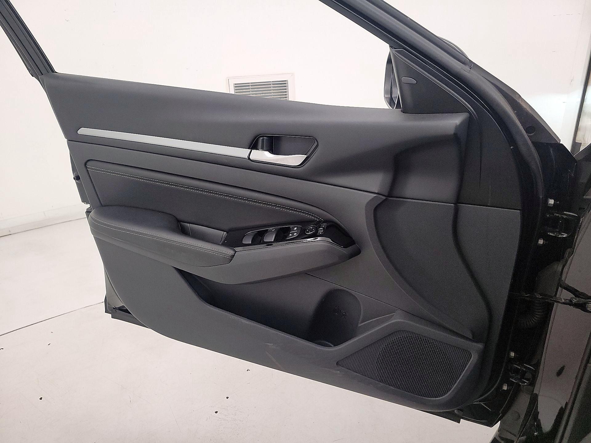 Thumbnail: 2023 Nissan Altima - 12